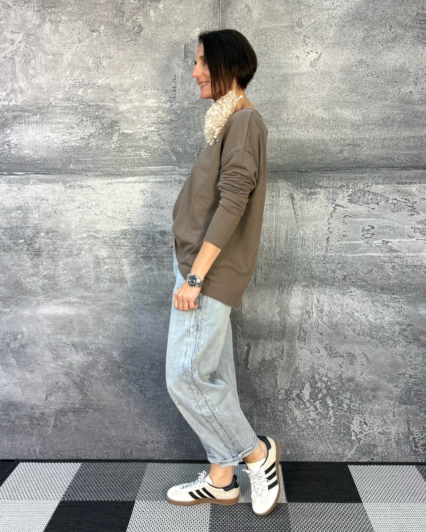 Sweatshirt VALENTINA mit offenem Saum Oak