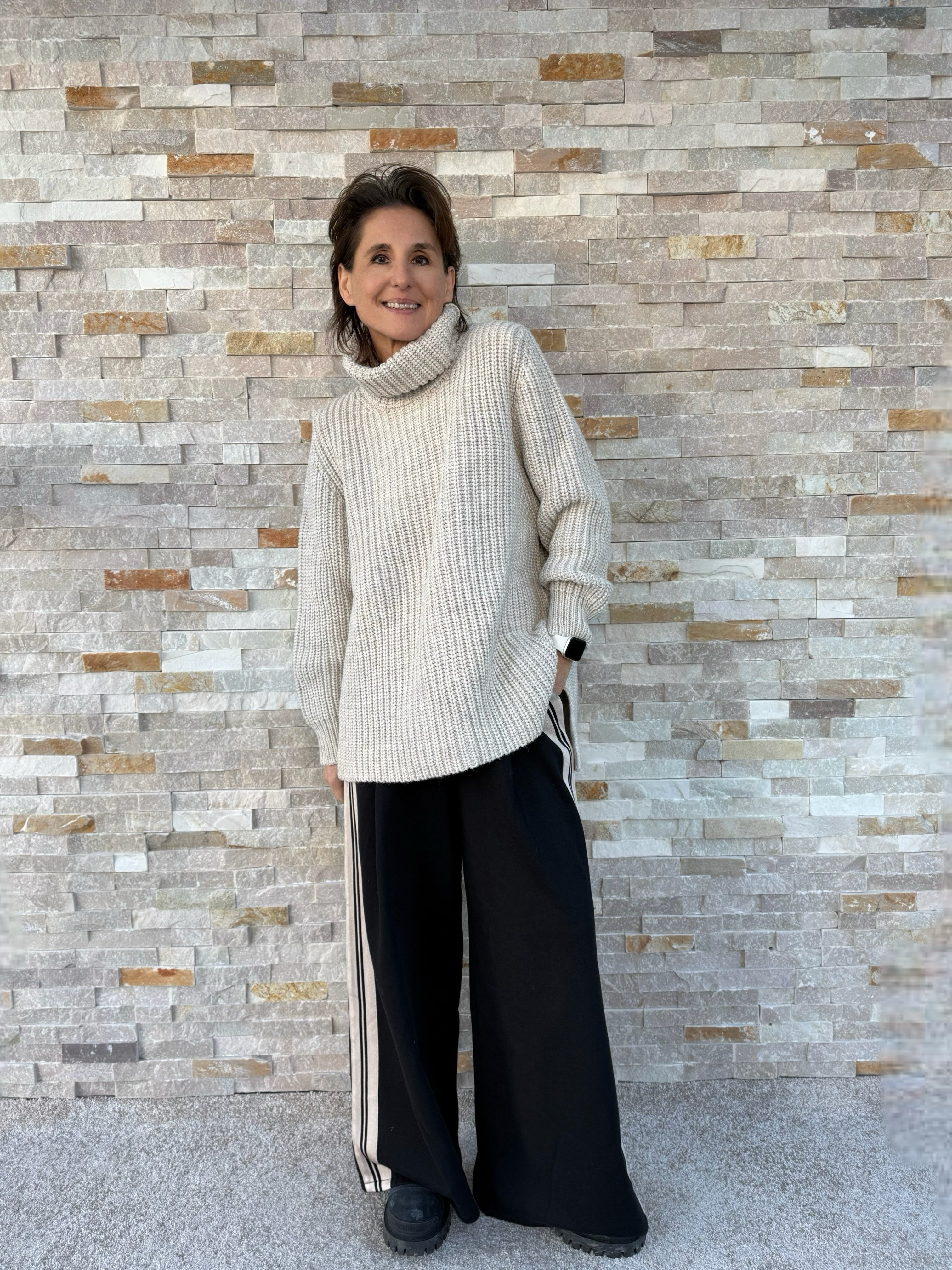 Pullover Penelope mit Rippe und Rollkragen in Beige