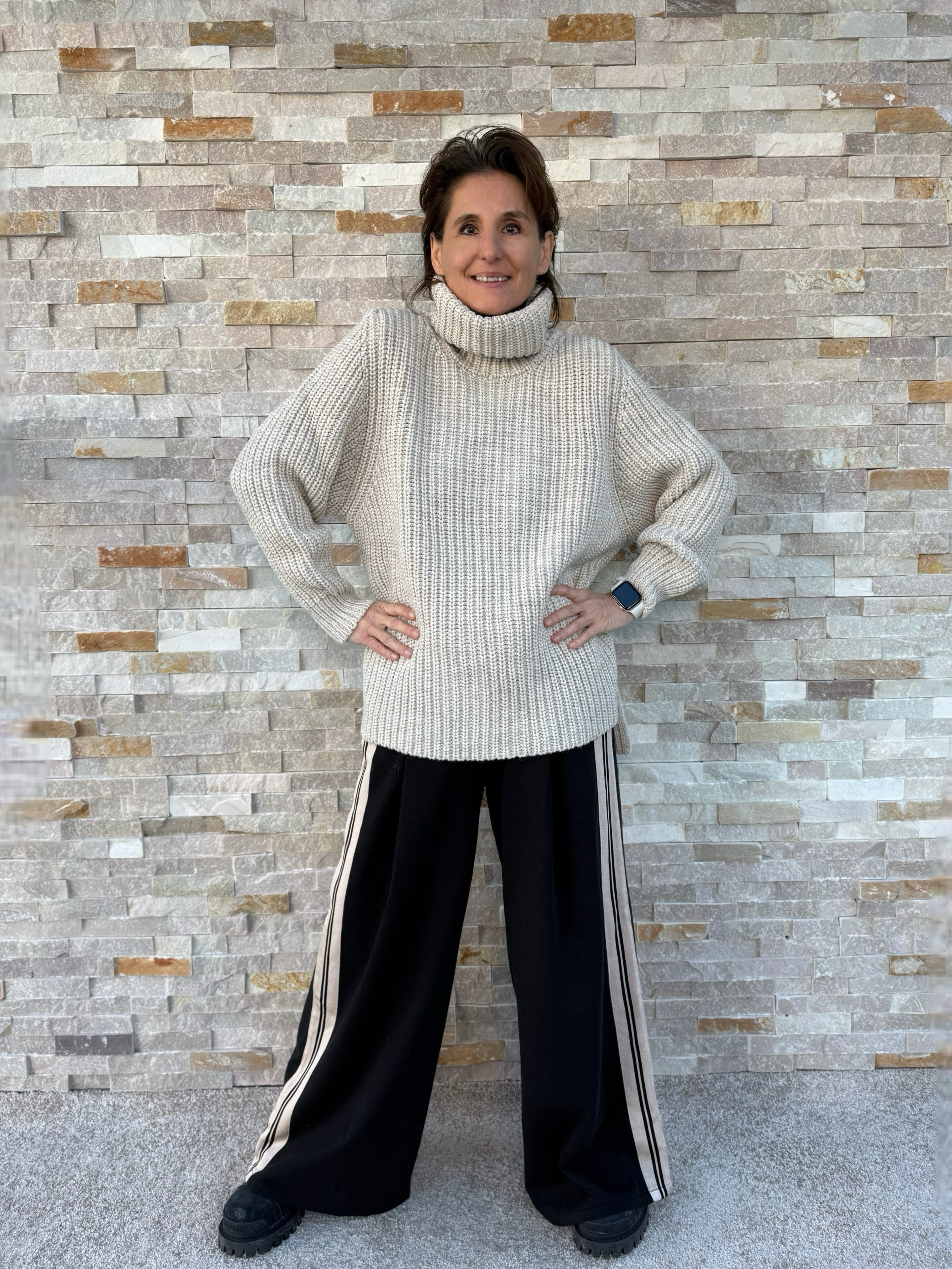 Pullover Penelope mit Rippe und Rollkragen in Beige