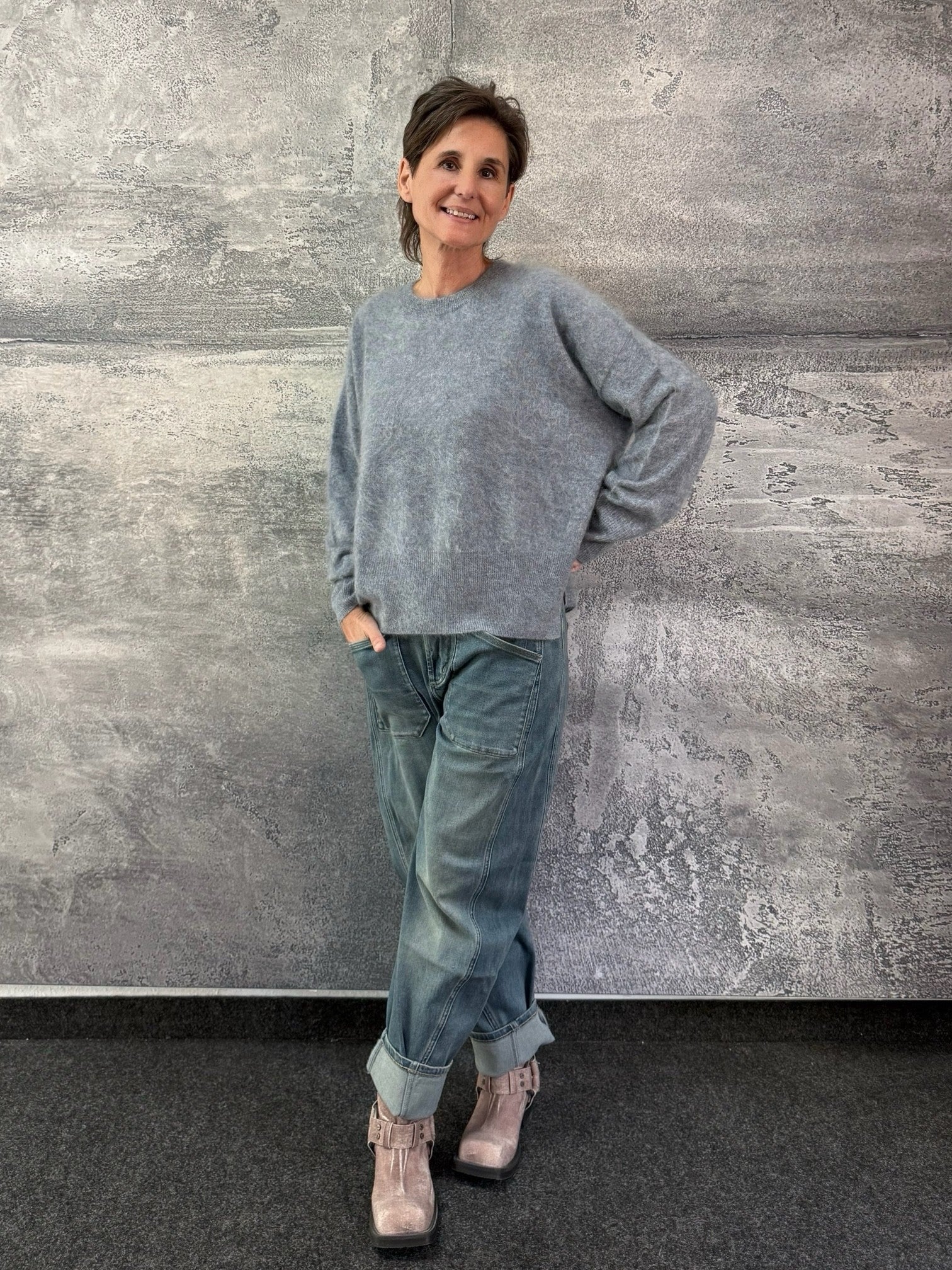 Brushed Cashmere Pullover in FEATHER