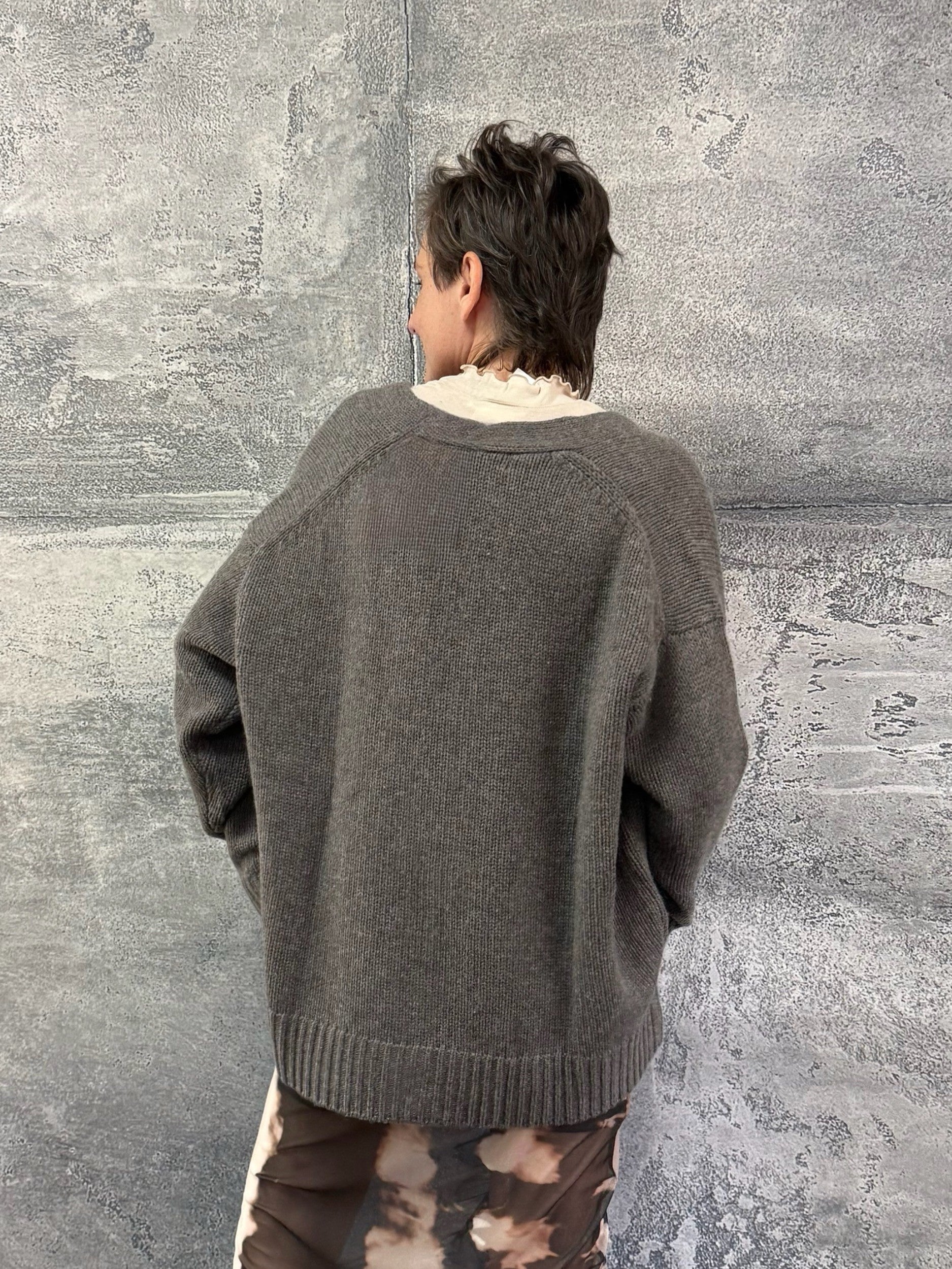 Oversized Cashmere Cardigan in MULL