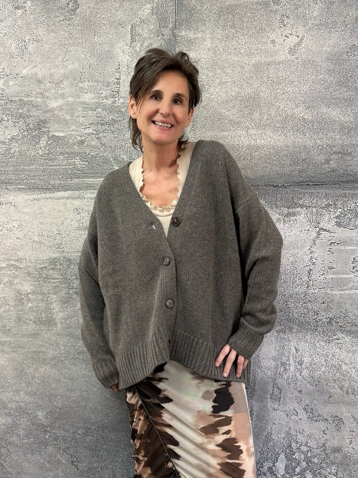 Oversized Cashmere Cardigan in MULL