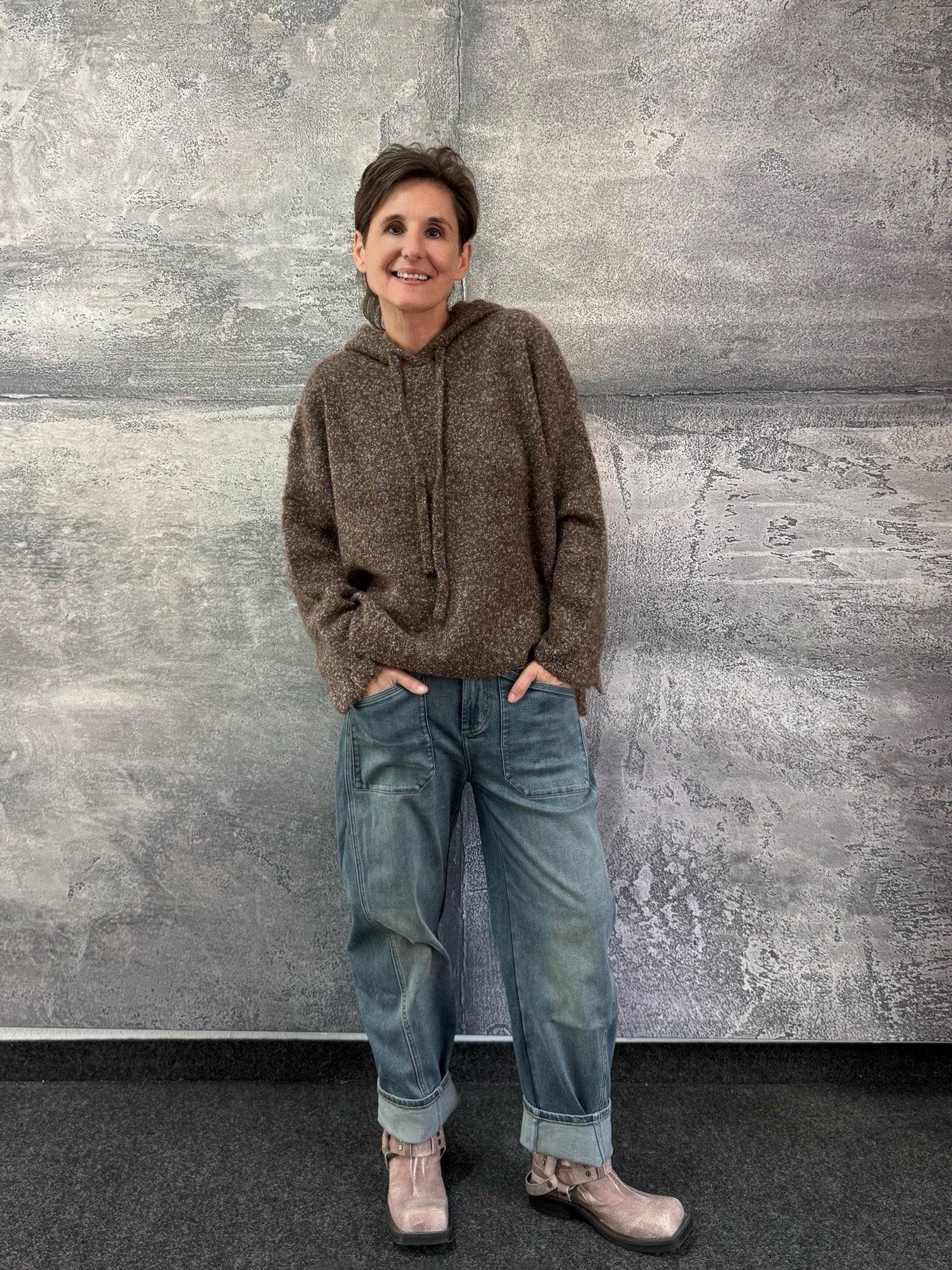 Oversized Cashmere Hoodie in RAVEN