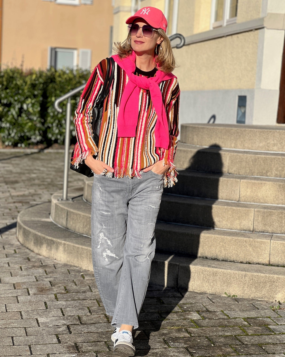 Pullover mit Längsstreifen und Fransensaum Camel Rot