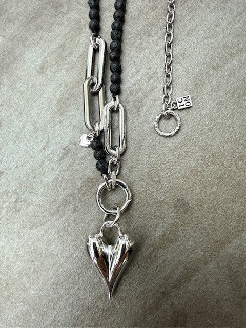 Kette mit silbernen Gliedern und Lava Perlen Herz-Anhänger Silber-Schwarz