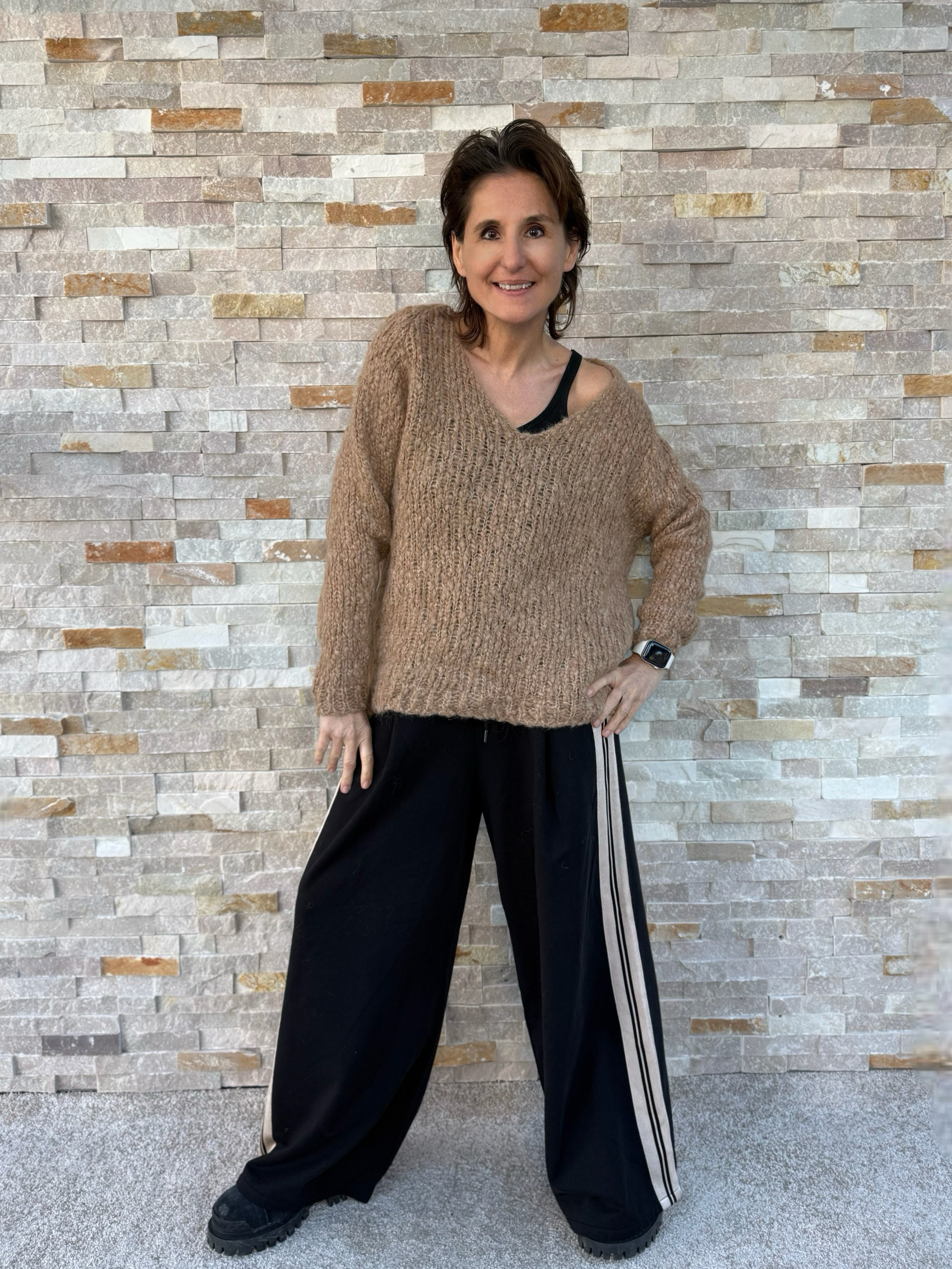 V-neck sweater ESTEE in hand-knitted look Camel