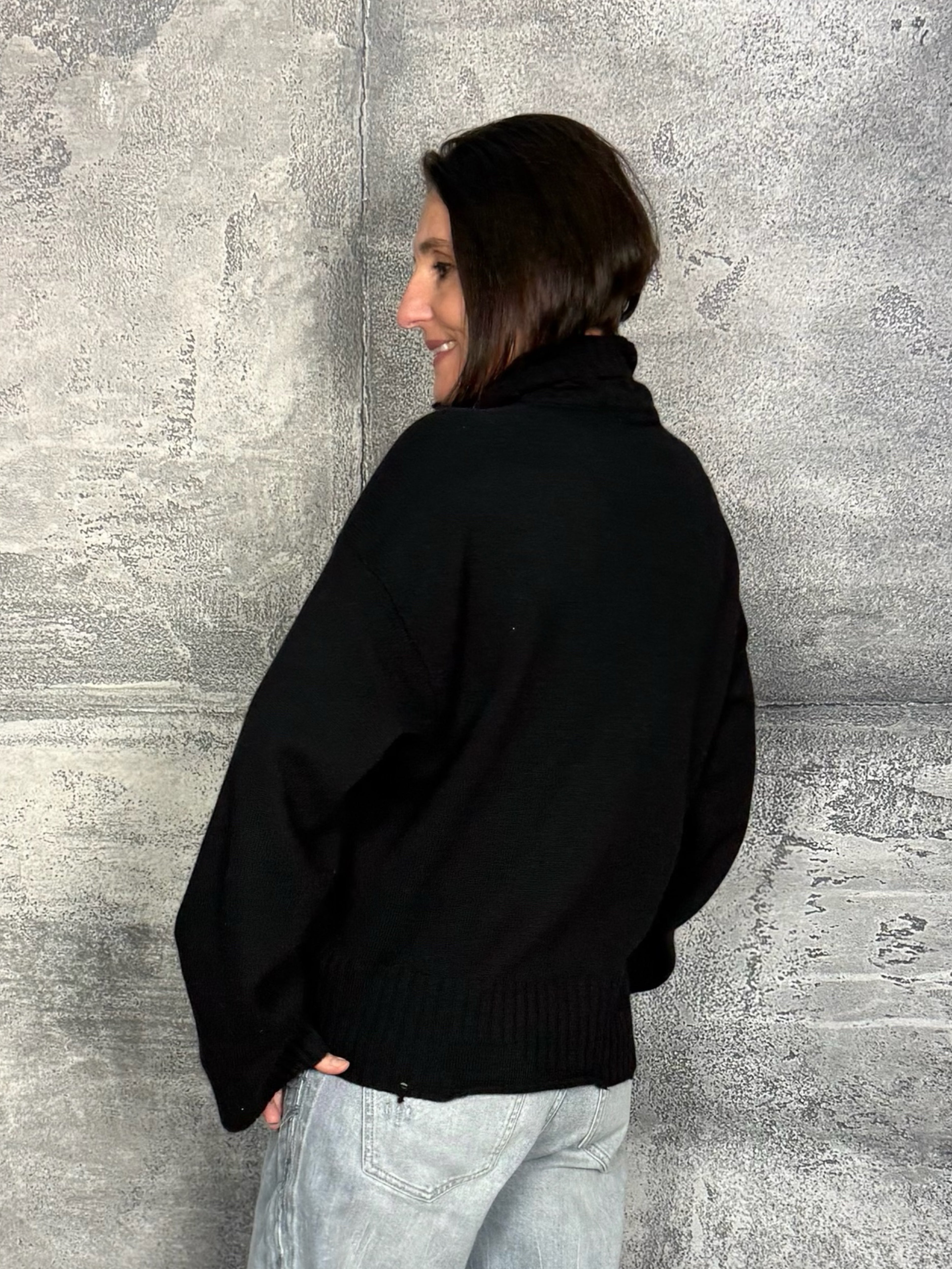 Rollkragen Pullover destroyed in Schwarz