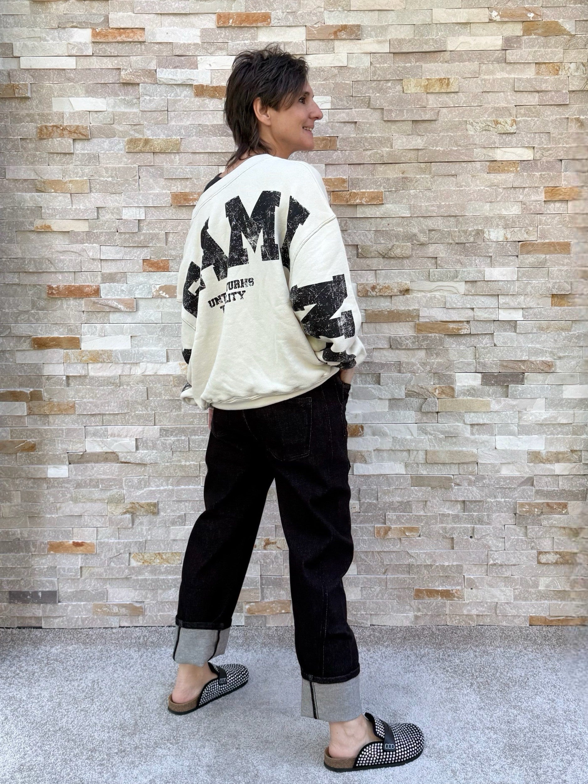 Oversized Sweatshirt Sky Dreaming in Tofu with Black