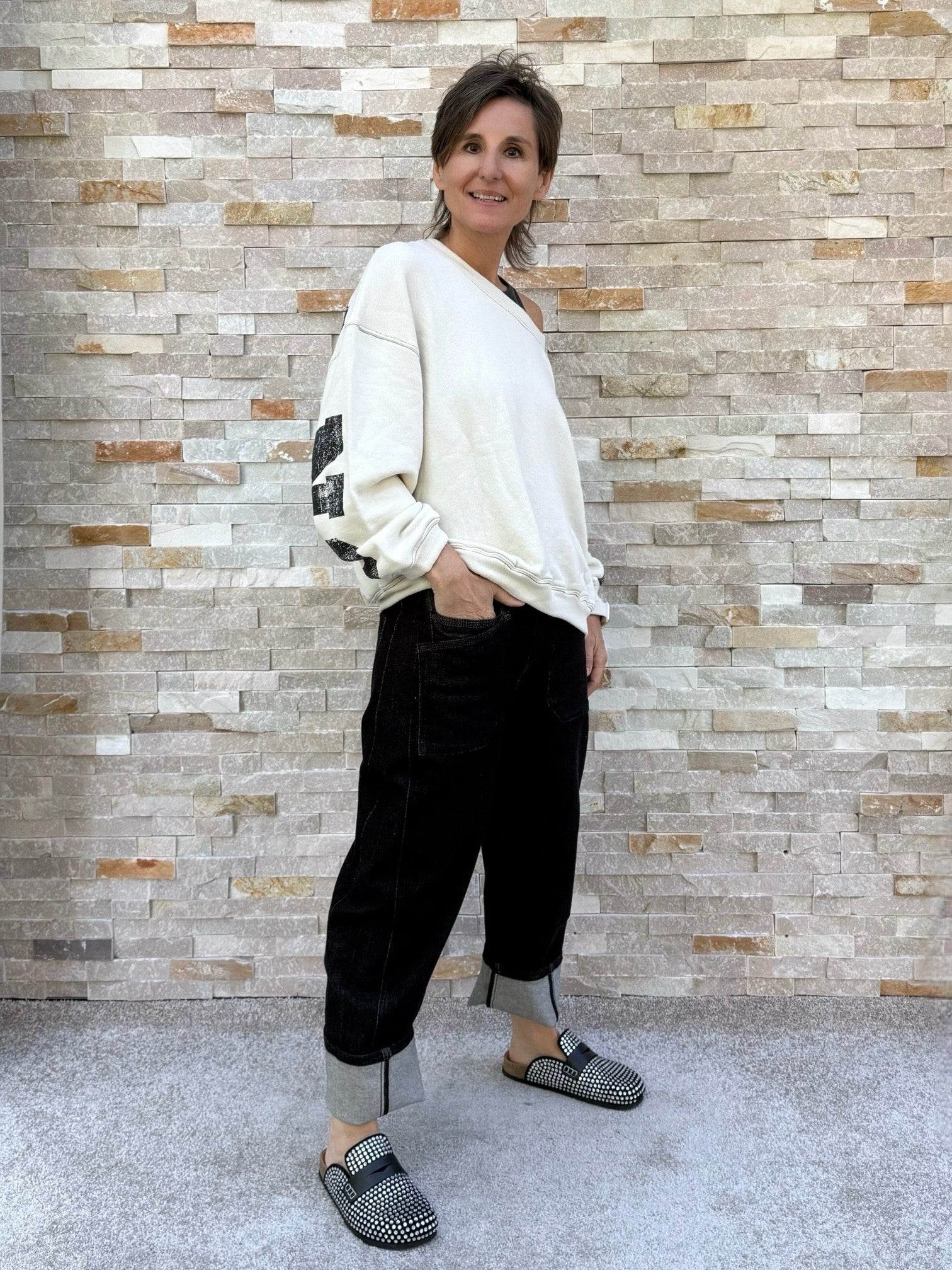 Oversized Sweatshirt Sky Dreaming in Tofu mit Schwarz