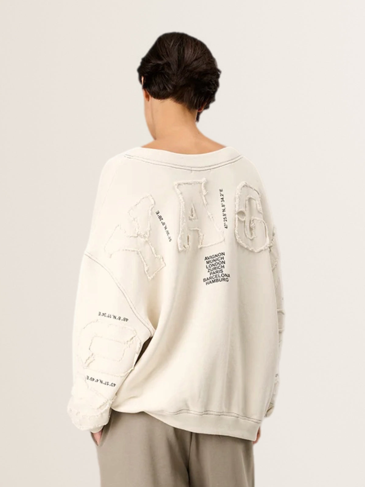 Oversized Sweatshirt SKY VOYAGING in Tofu