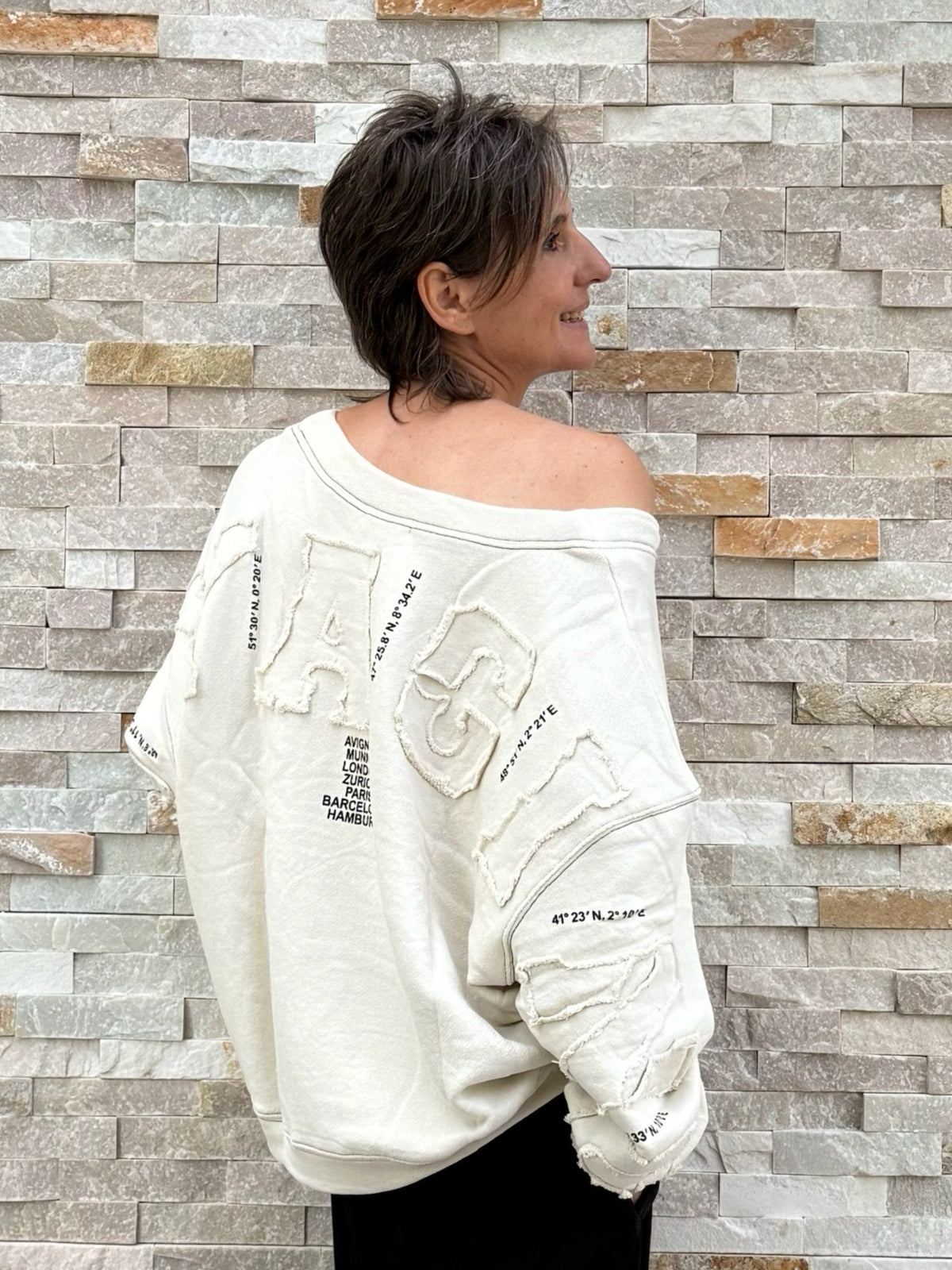 Oversized Sweatshirt SKY VOYAGING in Tofu