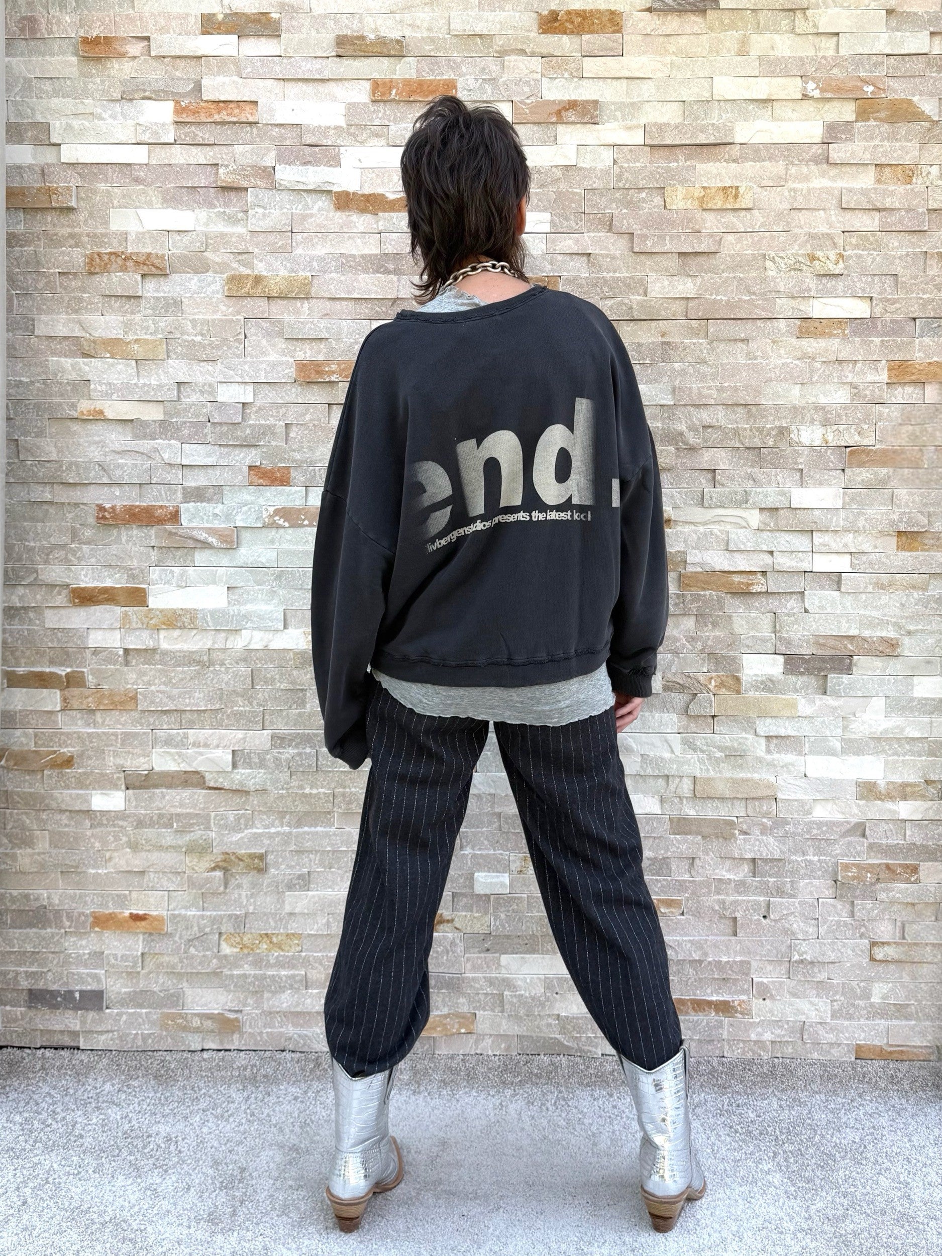 Sweatshirt ELLA VINTAGE in Black washed