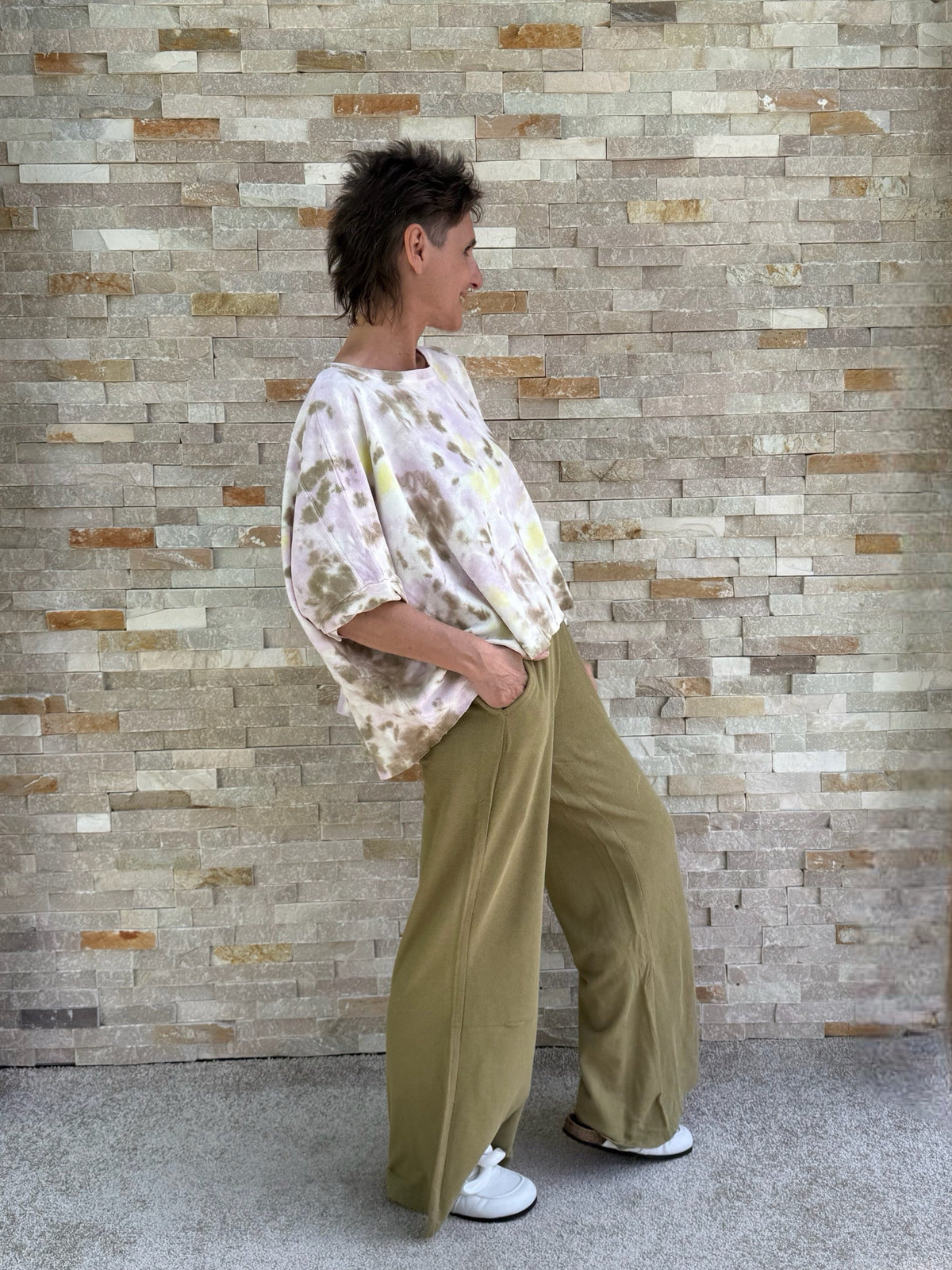 Cropped Sweatshirt Driva Tie & Dye / Batik in Rosa-Olive