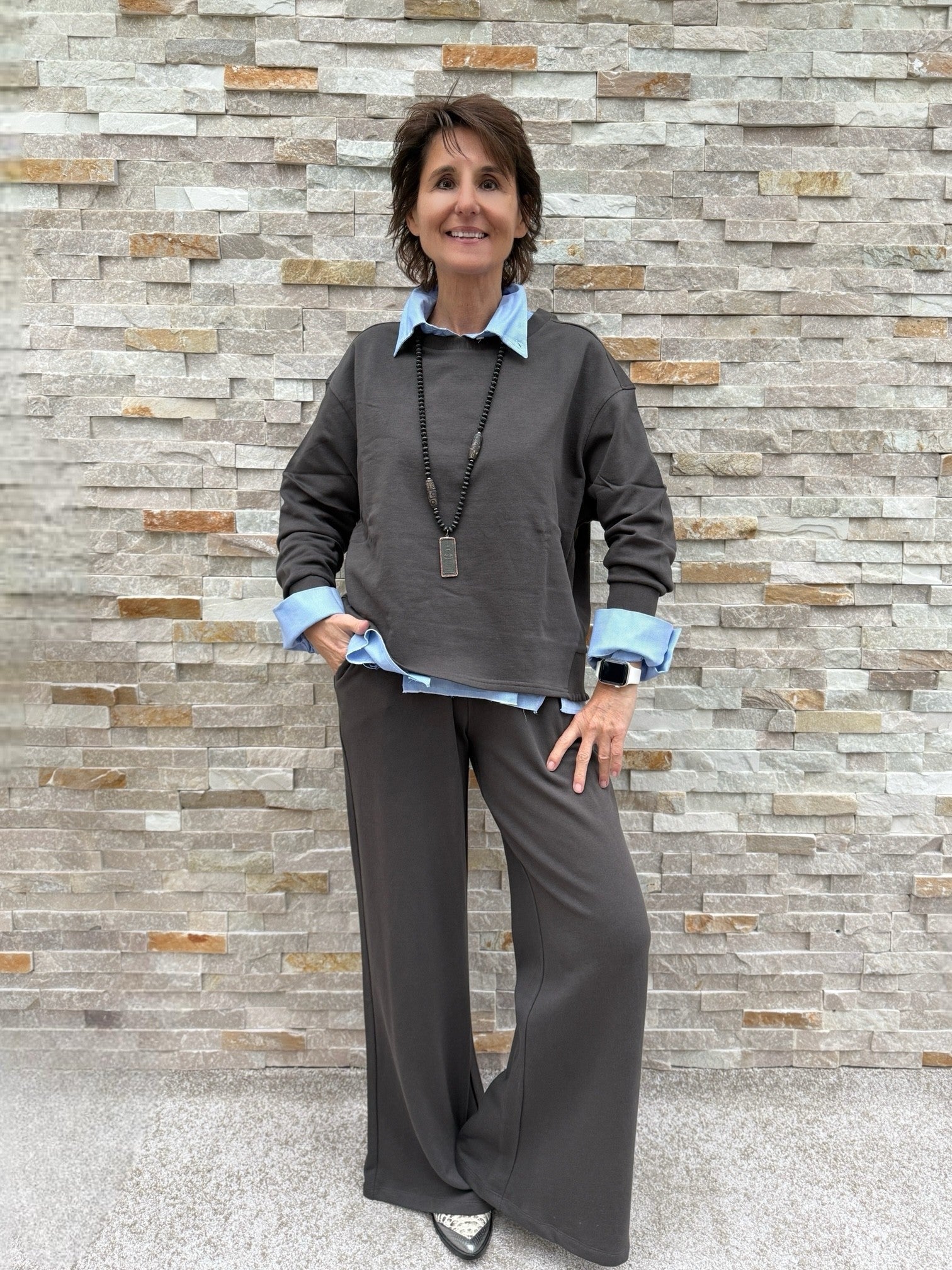 Sweatshirt ROSE mit Rüschen Details in Dolphin