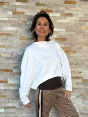Cropped Sweatshirt MARTI mit asymmetrischem Ausschnitt in Weiss
