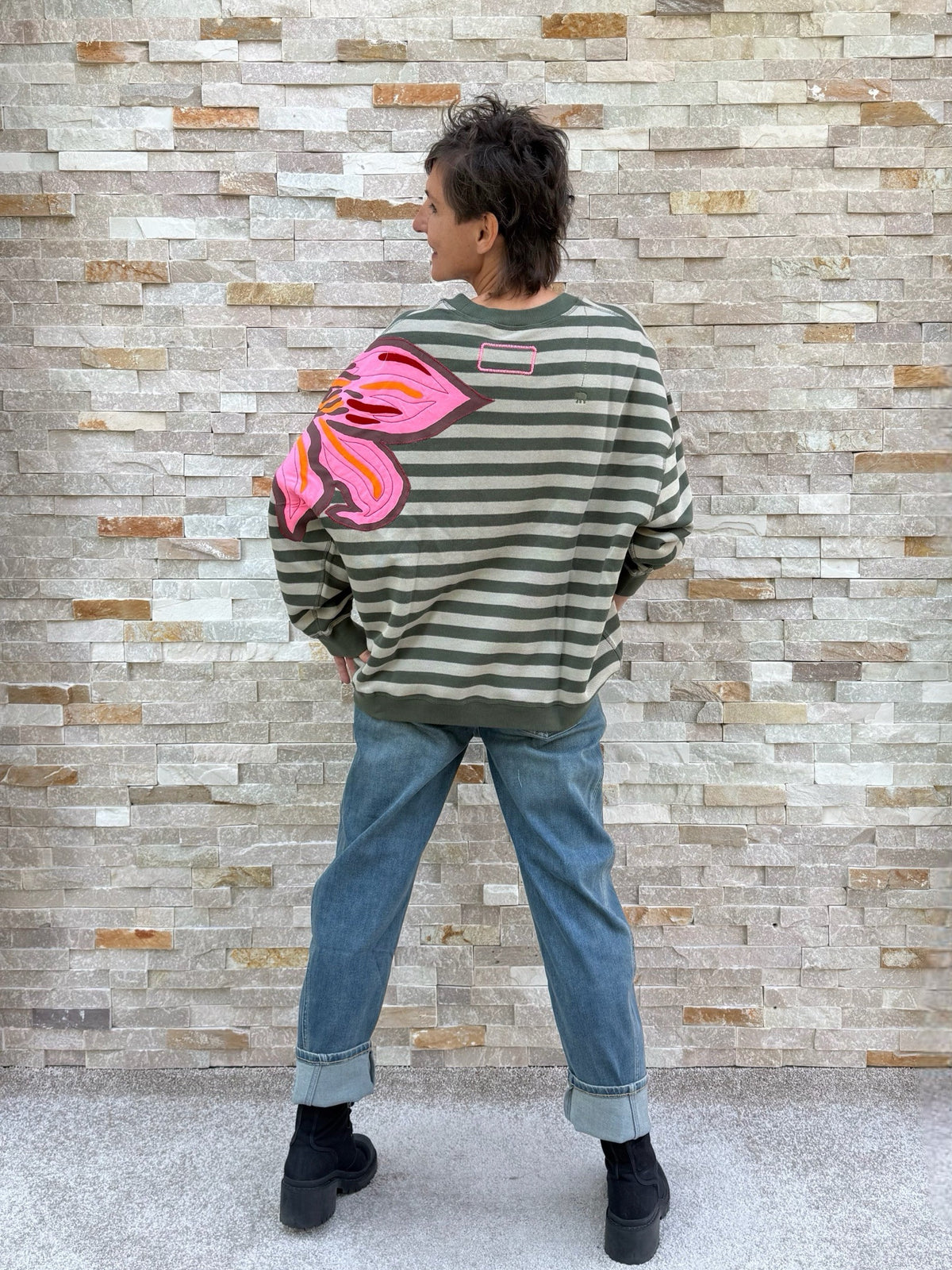Oversized Sweatshirt HONI mit Streifen und Applikation