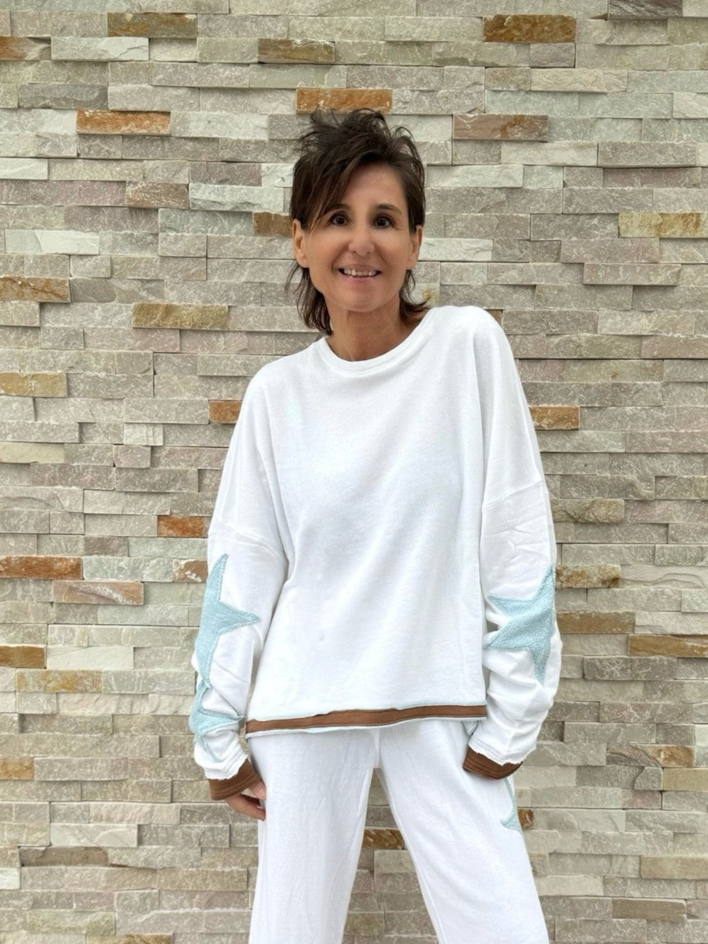 Oversized Sweatshirt Hopewell mit Sternen in Weiß - Hellblau