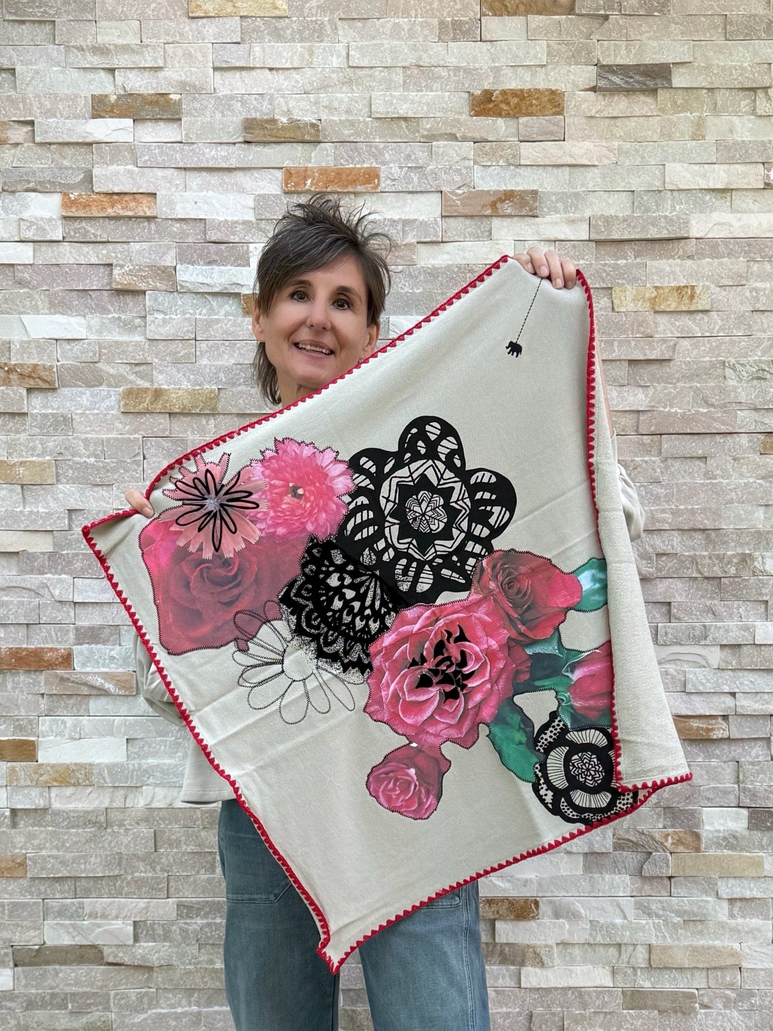 Tuch KILA aus Sweatstoff mit Blumen-Druck