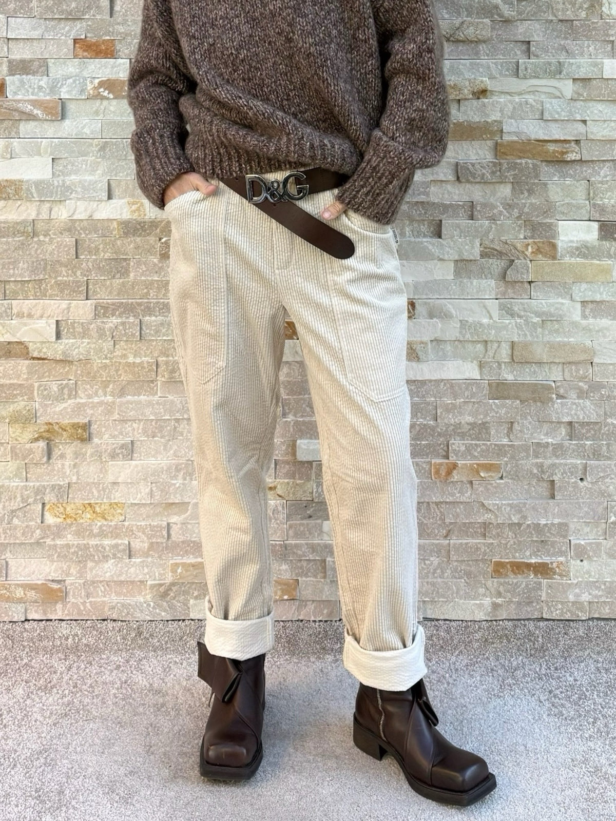 Breitcord Hose mit aufgesetzten Taschen in Creme