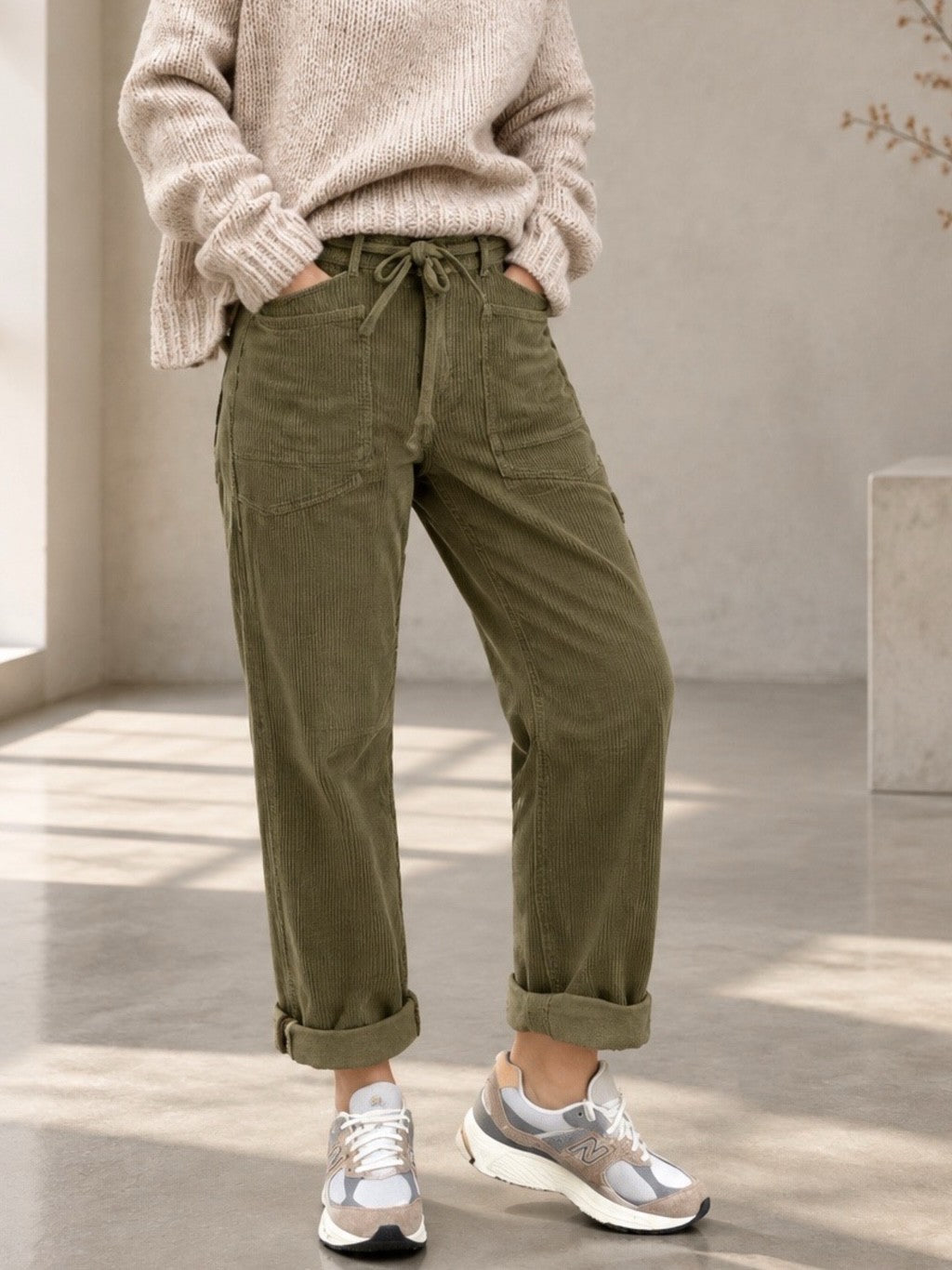 Cordhose Madie Bubbles aus Baumwolle mit aufgesetzen Taschen in Khaki