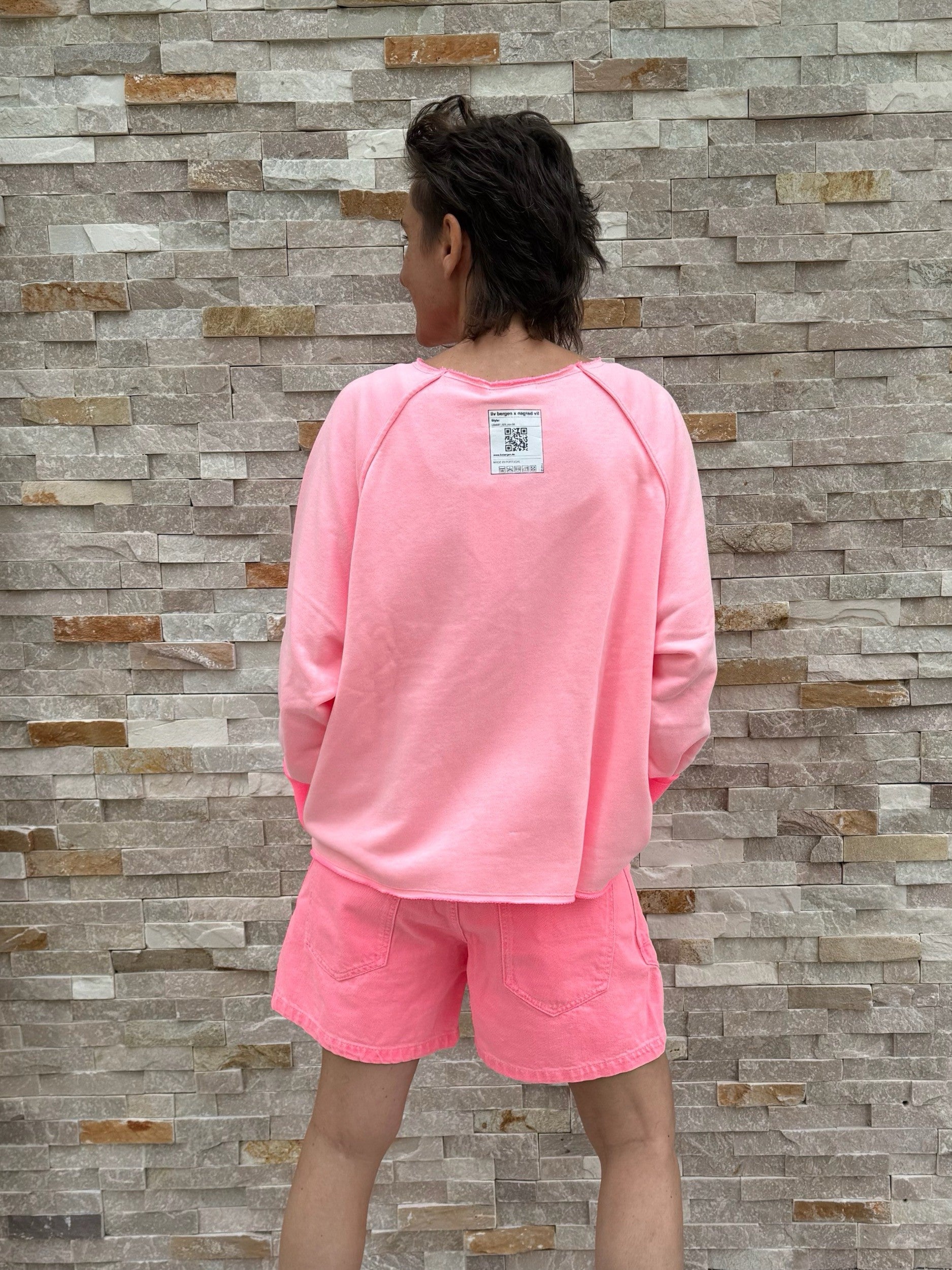 MADO Jeans Shorts in Fluorescent Pink
