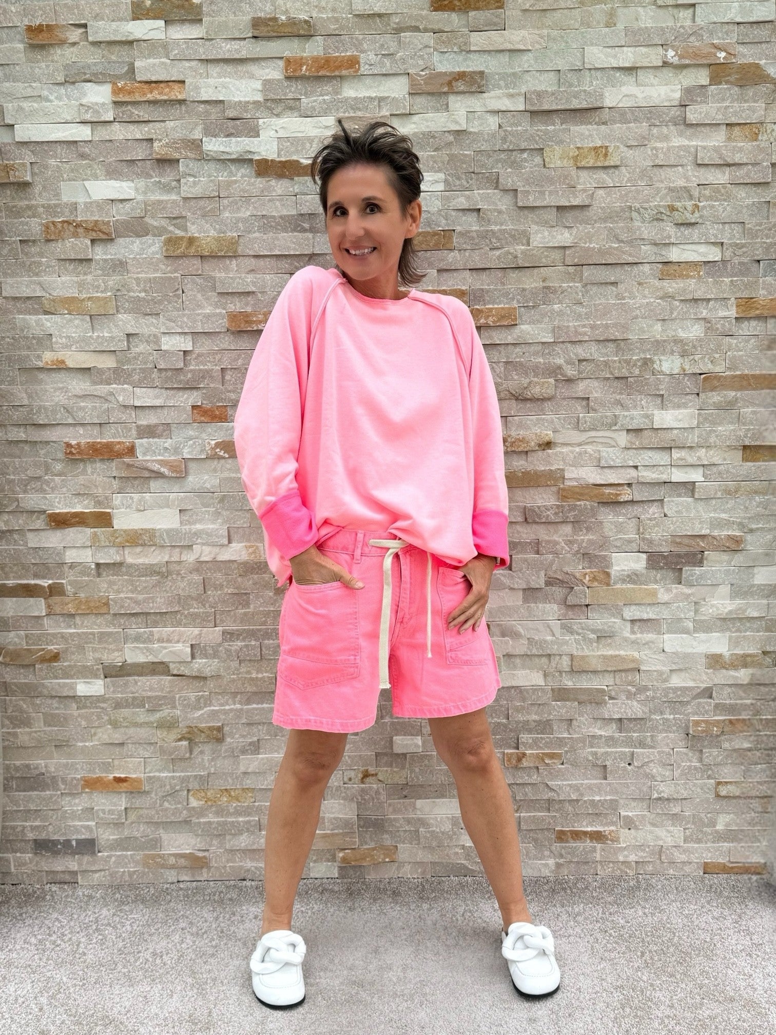 MADO Jeans Shorts in Fluorescent Pink