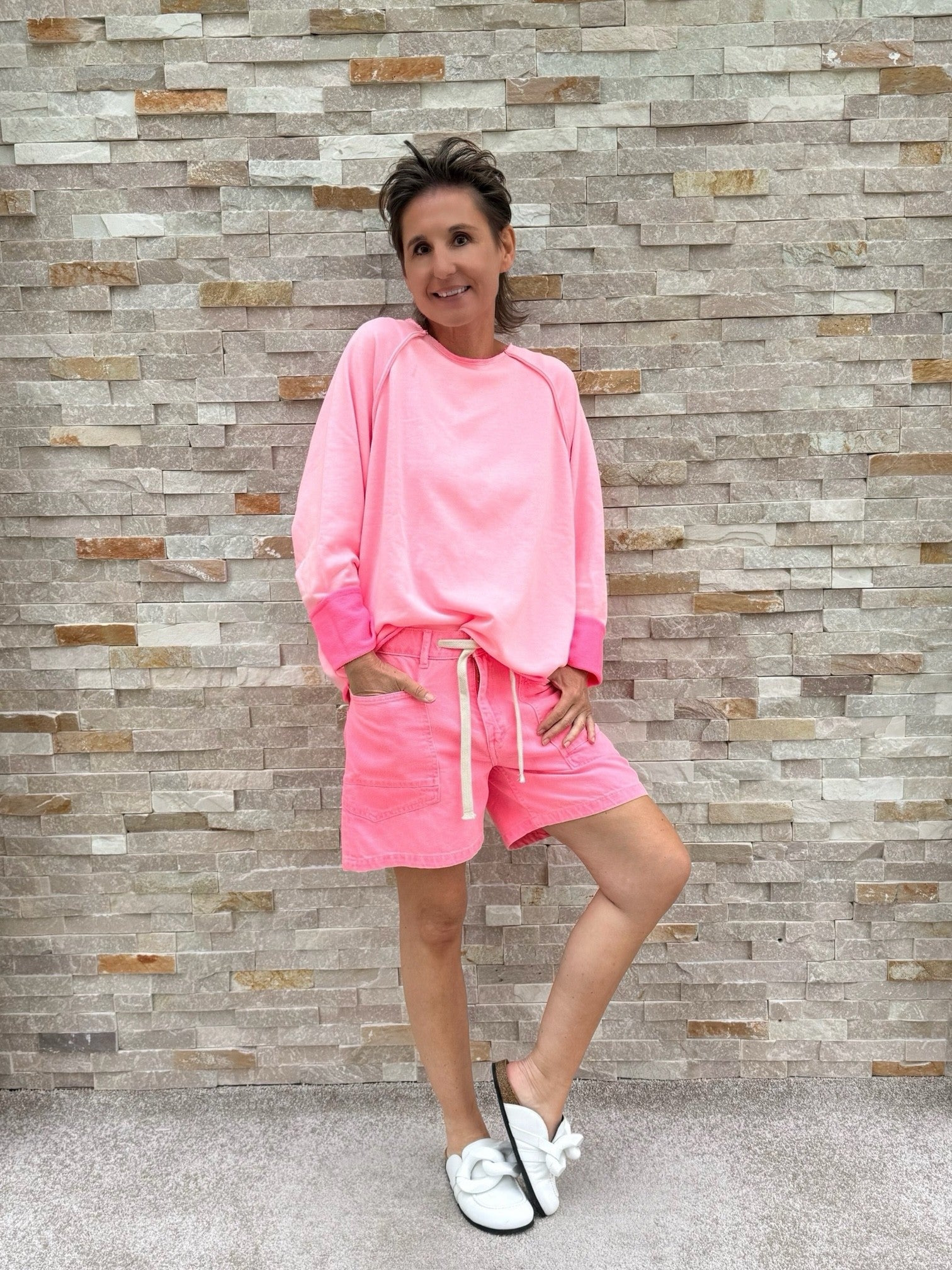 MADO Jeans Shorts in Fluorescent Pink