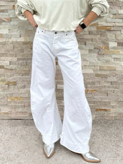 Barrel Jeans HONGKONG mit Aufschlag und Farbspritzer in Weiß