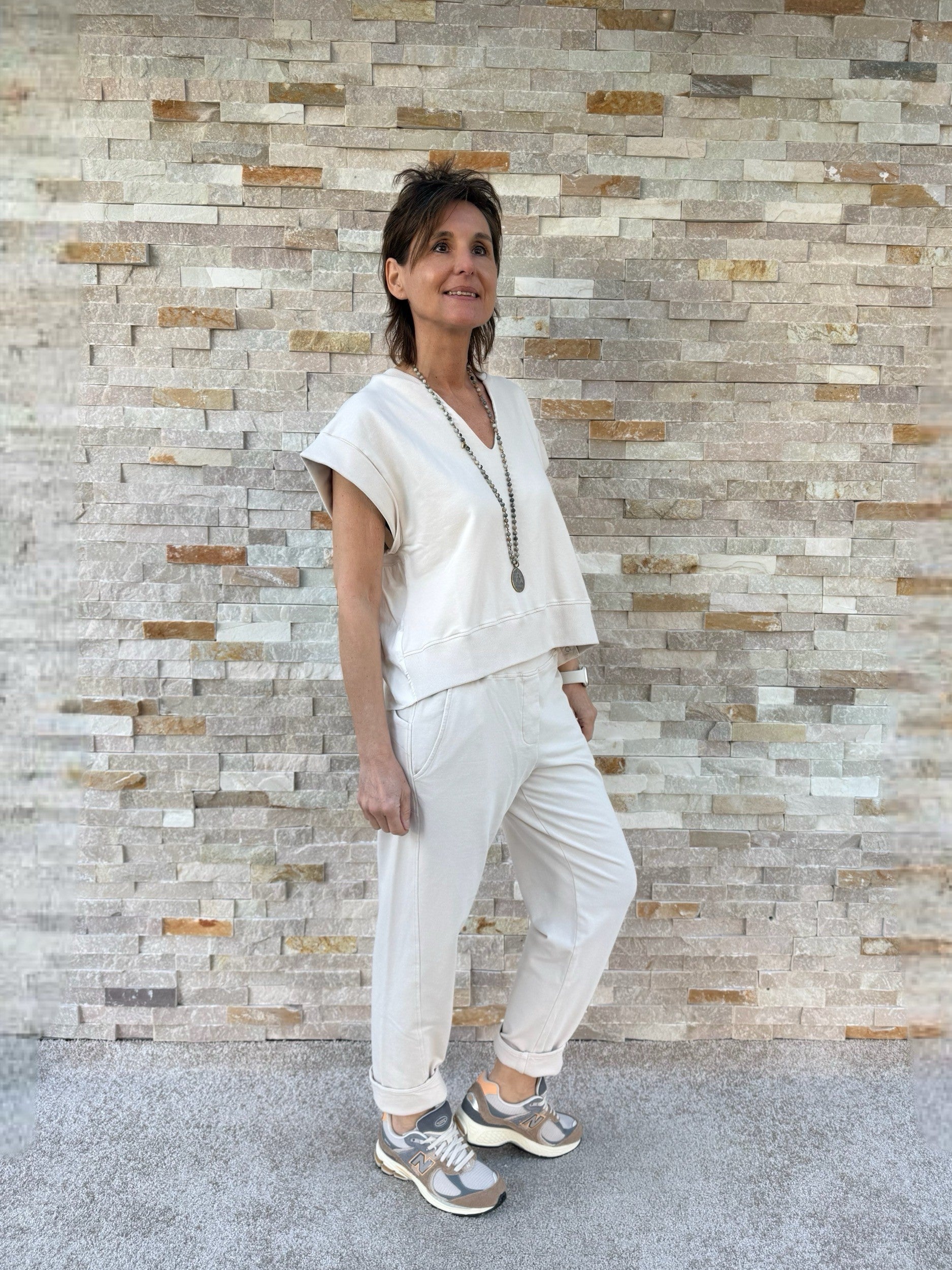 Sweatshirt ohne Arm mit Bluseneinsatz am Rücken in Calce