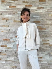 Sweatshirtjacke mit Schluppe und Kellerfalte in Calce