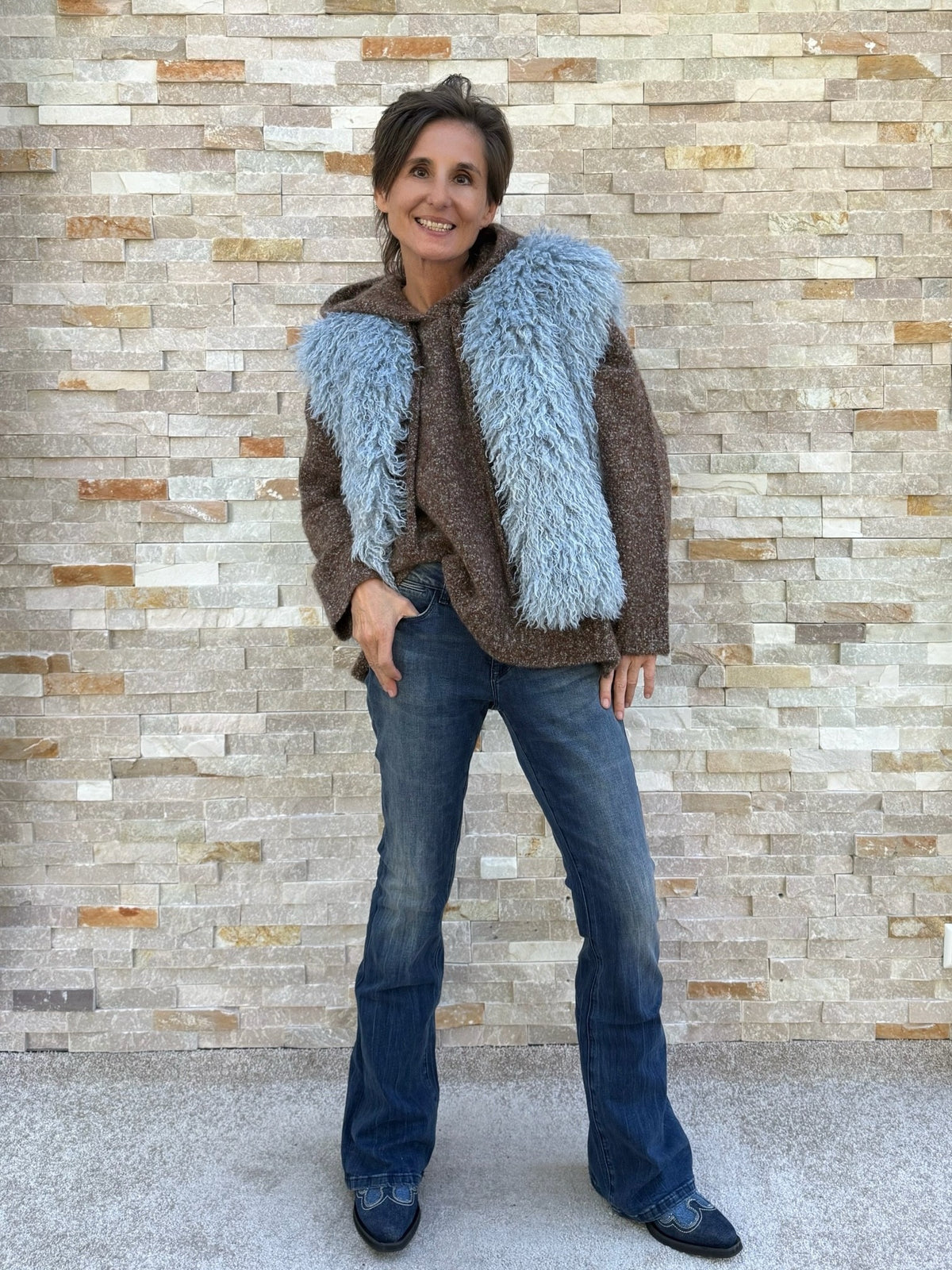 Curly-Lammfellimitat Weste BETH in Ice Blue