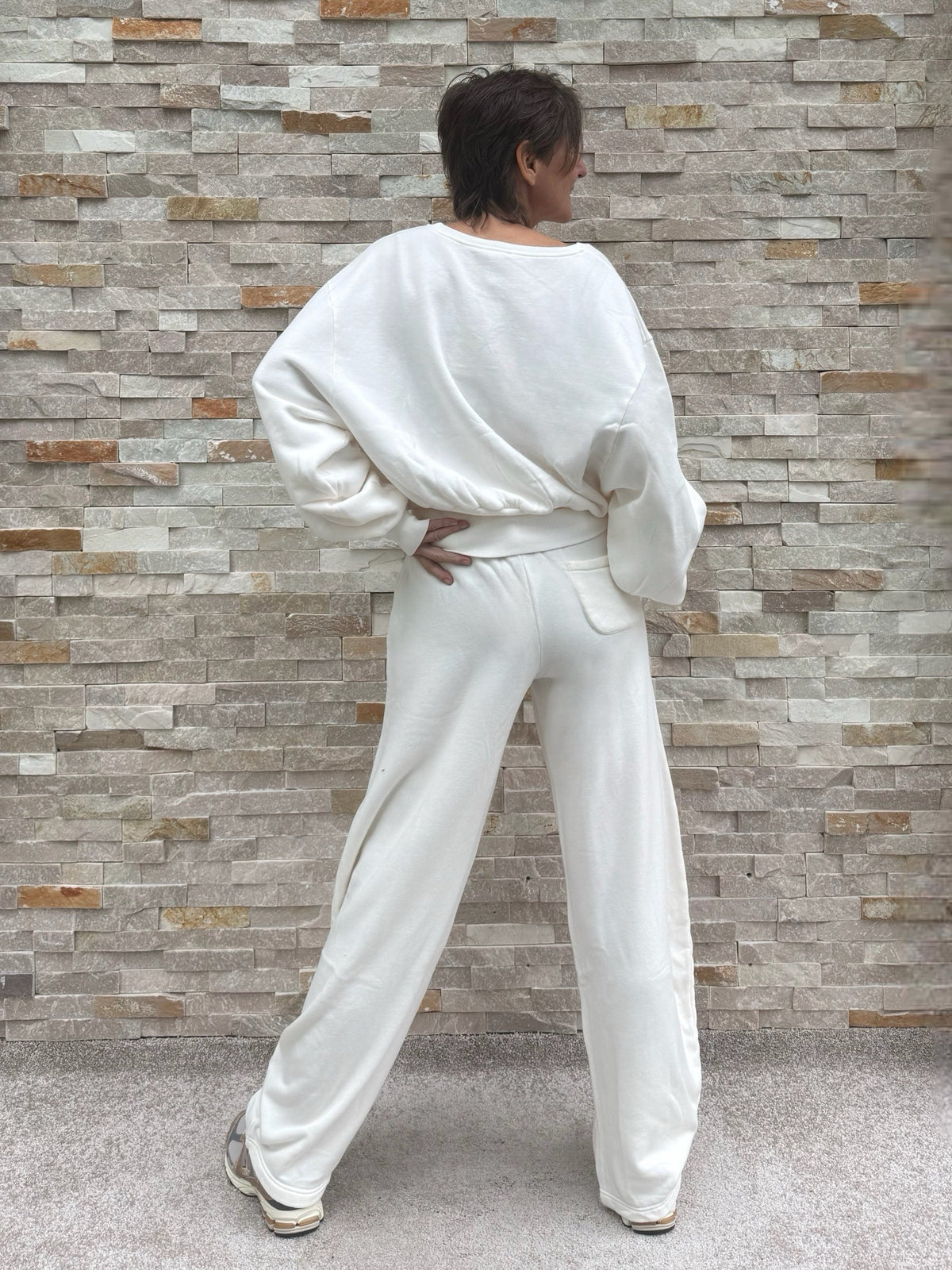 Cropped Sweatshirt OUMILLIE in Chalk