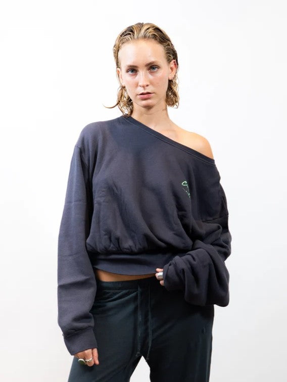 Cropped Sweatshirt OUMILLIE in charcoal