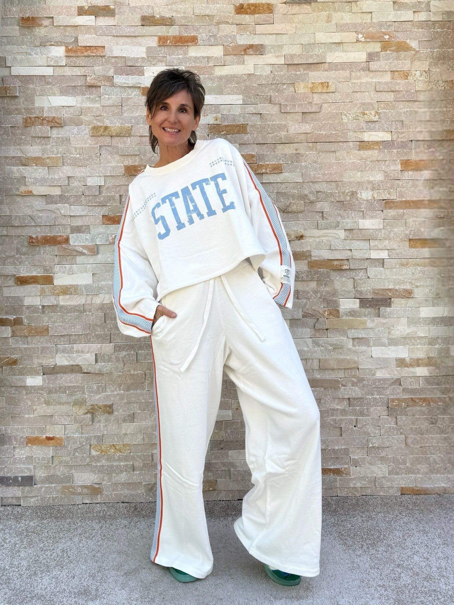 Track Pants OUMARLEY mit Seitenstreifen in chalk