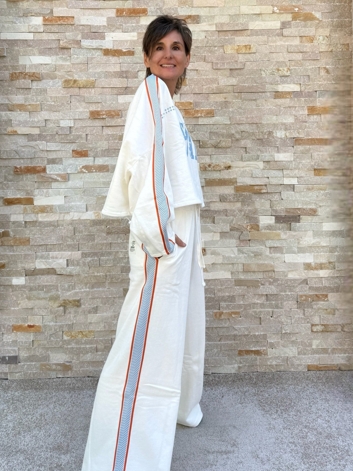 Track Pants OUMARLEY mit Seitenstreifen in chalk