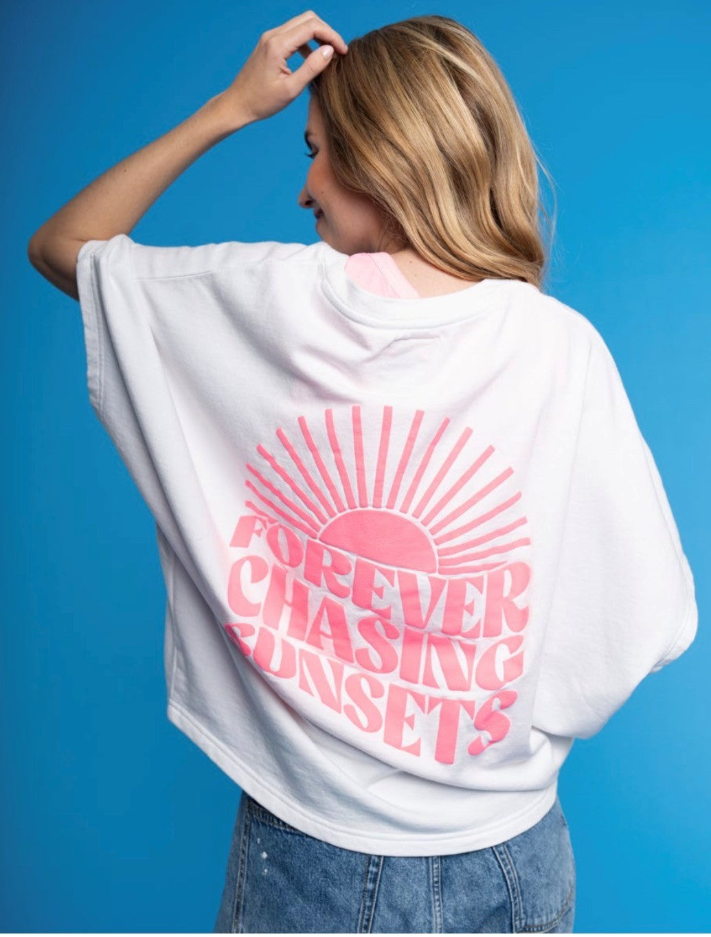 Poncho Shirt Print FOREVER CHASING SUNSETS in Offwhite mit Pink
