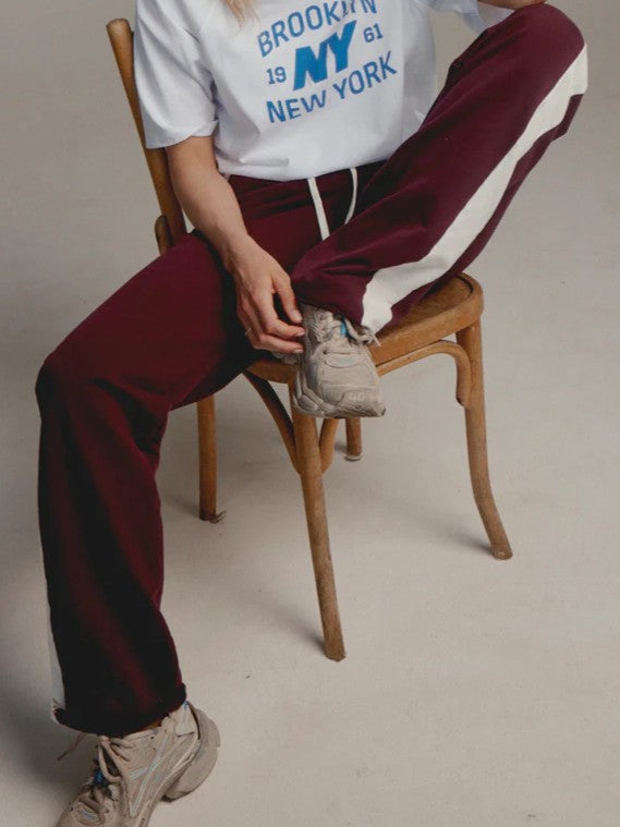 Track Pants mit Galon Steifen in Aubergine