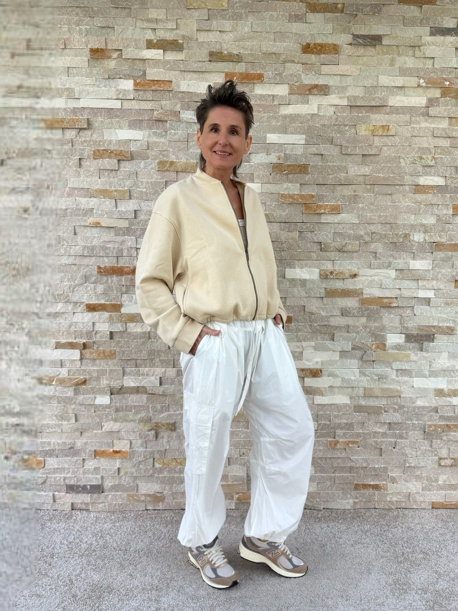 Cargohose aus Fallschirmseide in Weiß