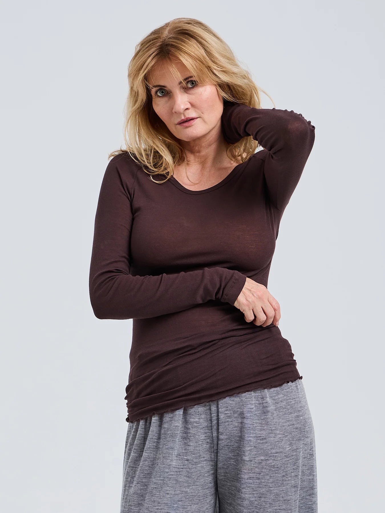 Langarm T-Shirt ELVIRA mit Wellensaum in Java
