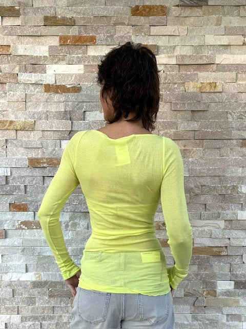 Long-sleeve shirt with a boat neckline in Yellow
