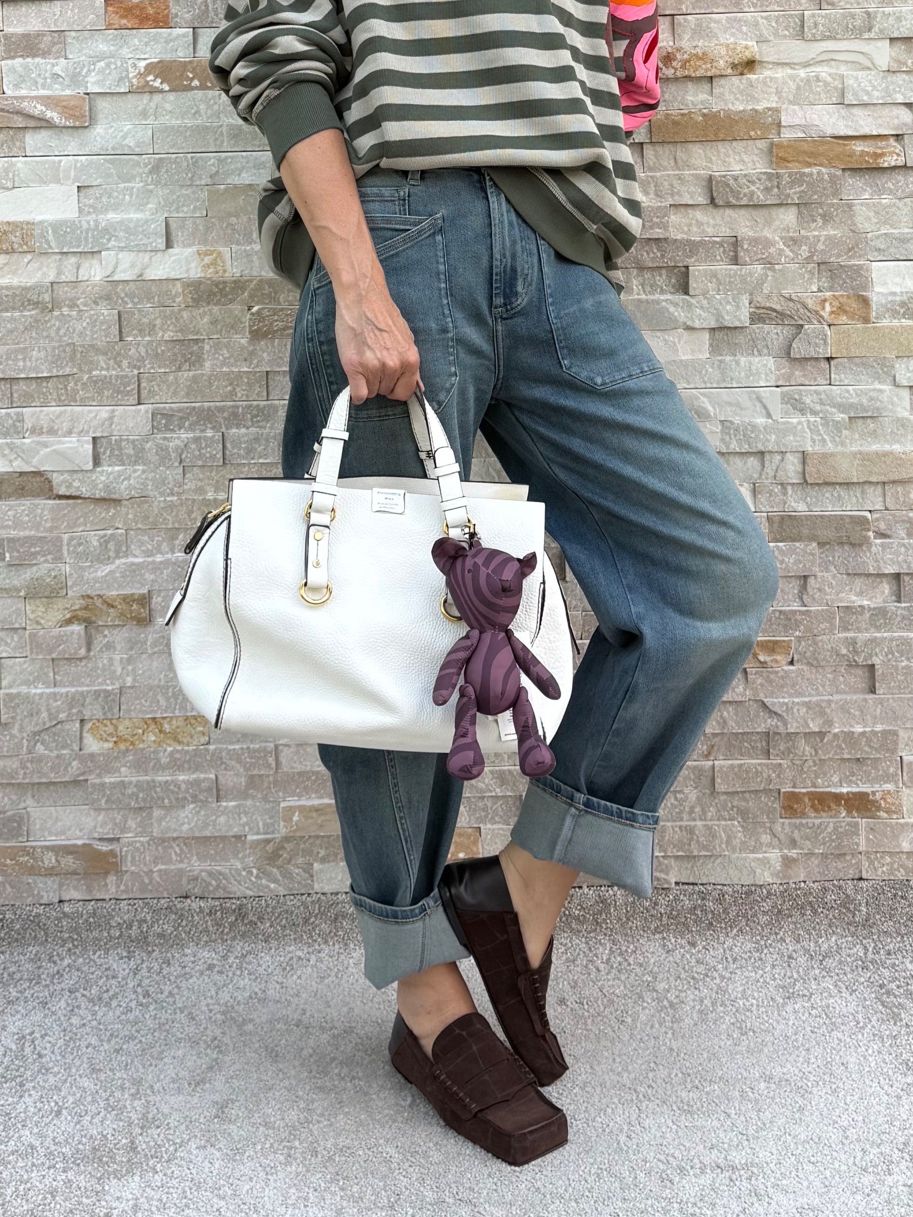 Taschenanhänger bag charm AVE:LINE in plum zebra