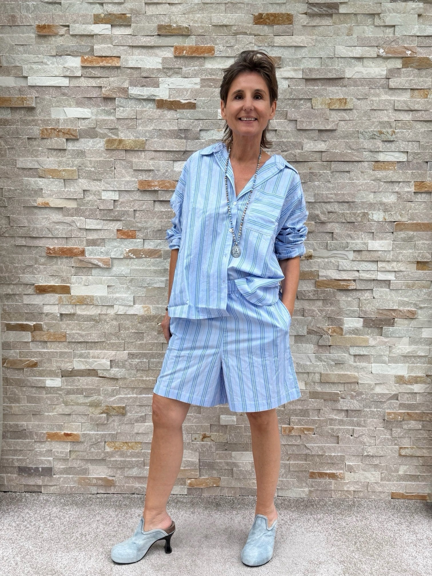 Gestreifte Oversized Bluse BA:RI im Pyjama-Stil shirt blue / iconic orange