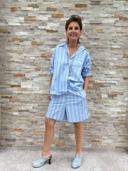 Gestreifte Oversized Bluse BA:RI im Pyjama-Stil shirt blue / iconic orange