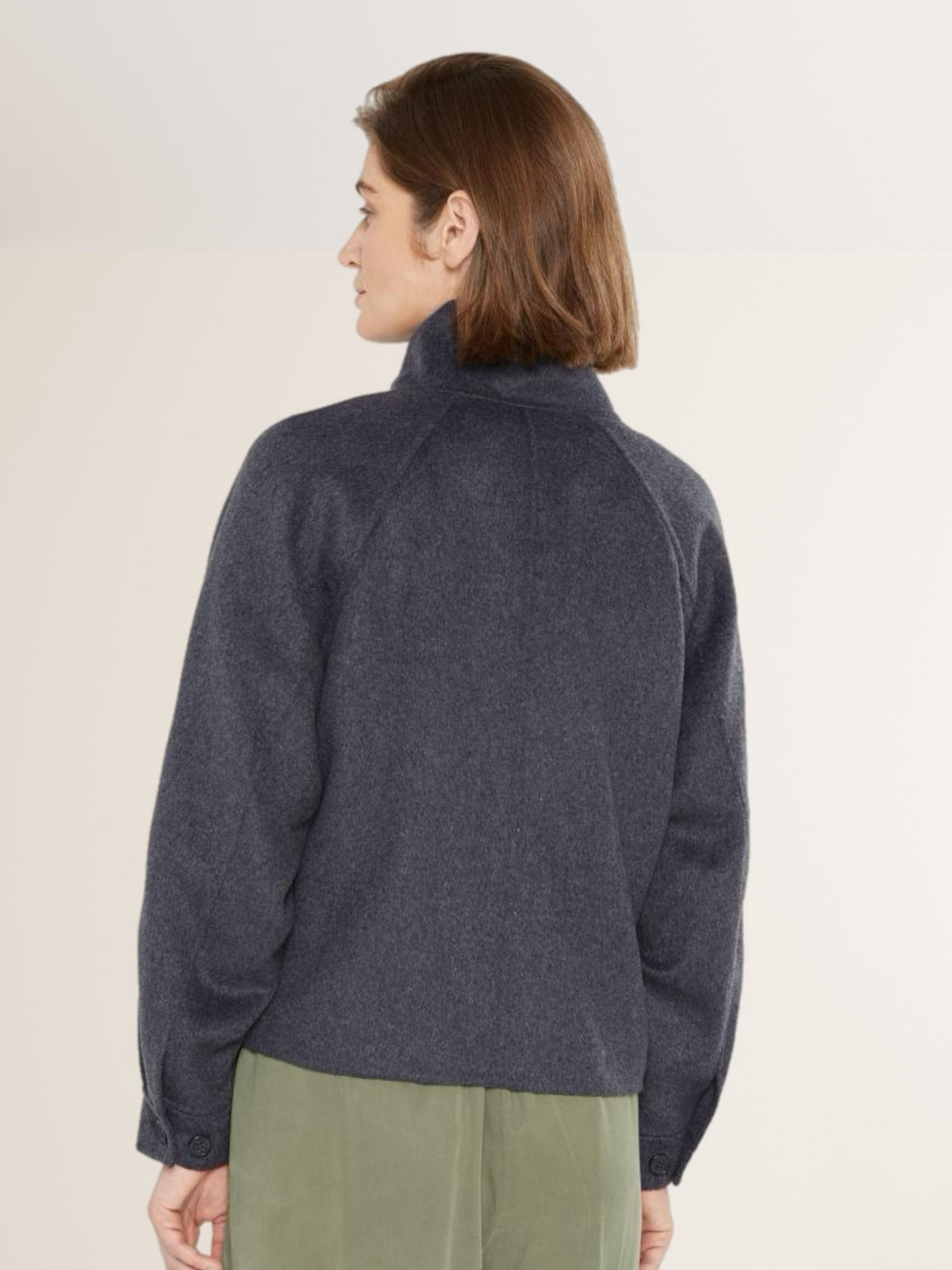 Kurze Wolljacke mit Stehkragen Anthazit