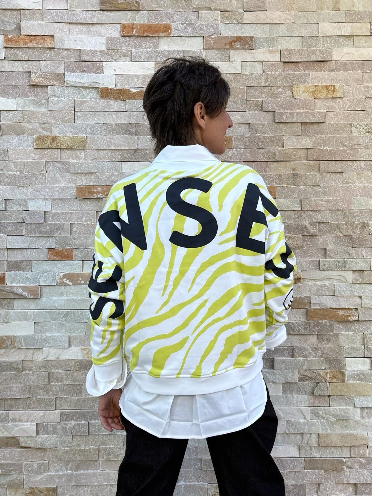 Sweatshirt SU:RI zebra mit Rückenprint cool lime