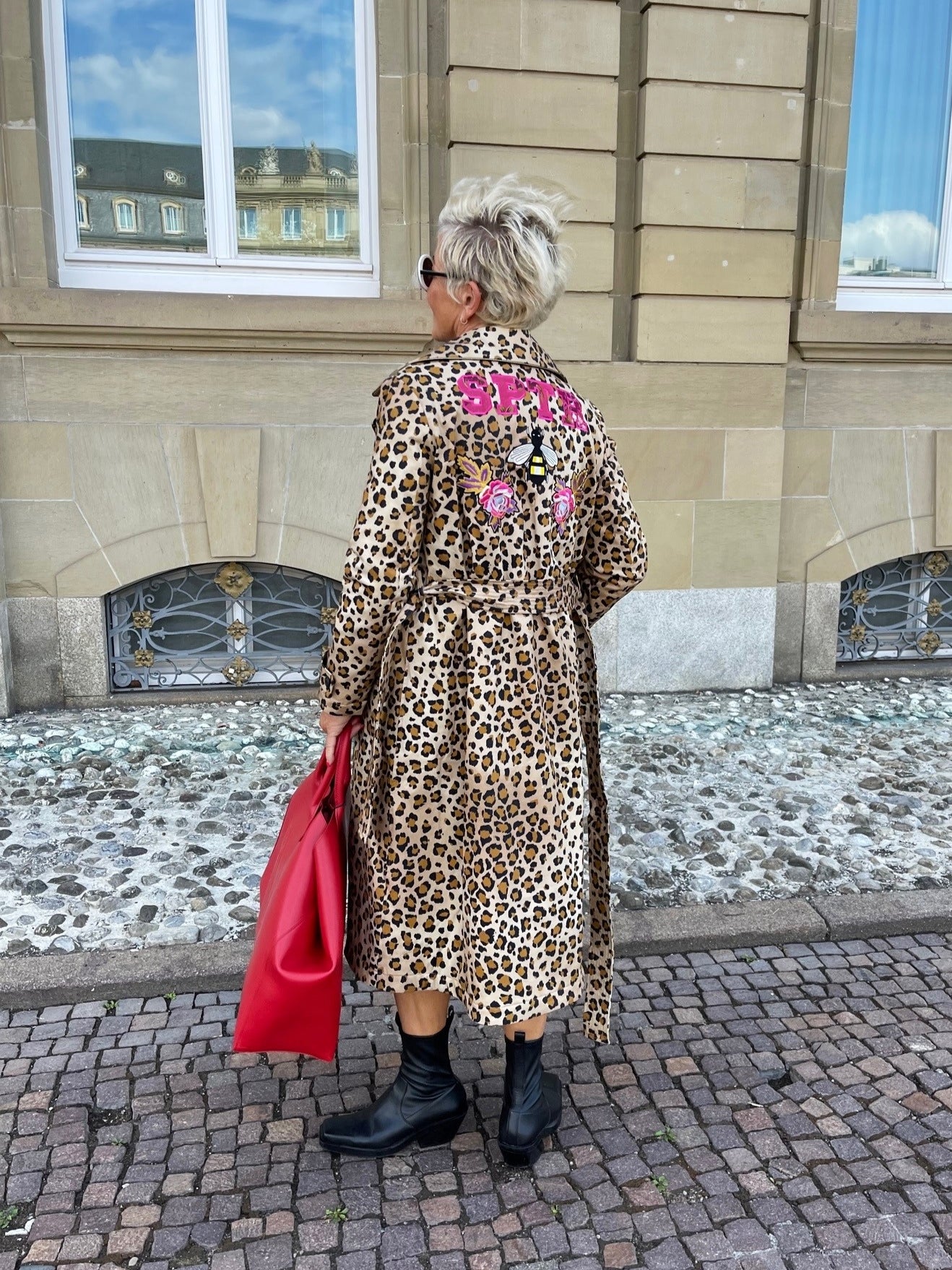 Trenchcoat mit Applikationen auf dem Rücken Leo Print