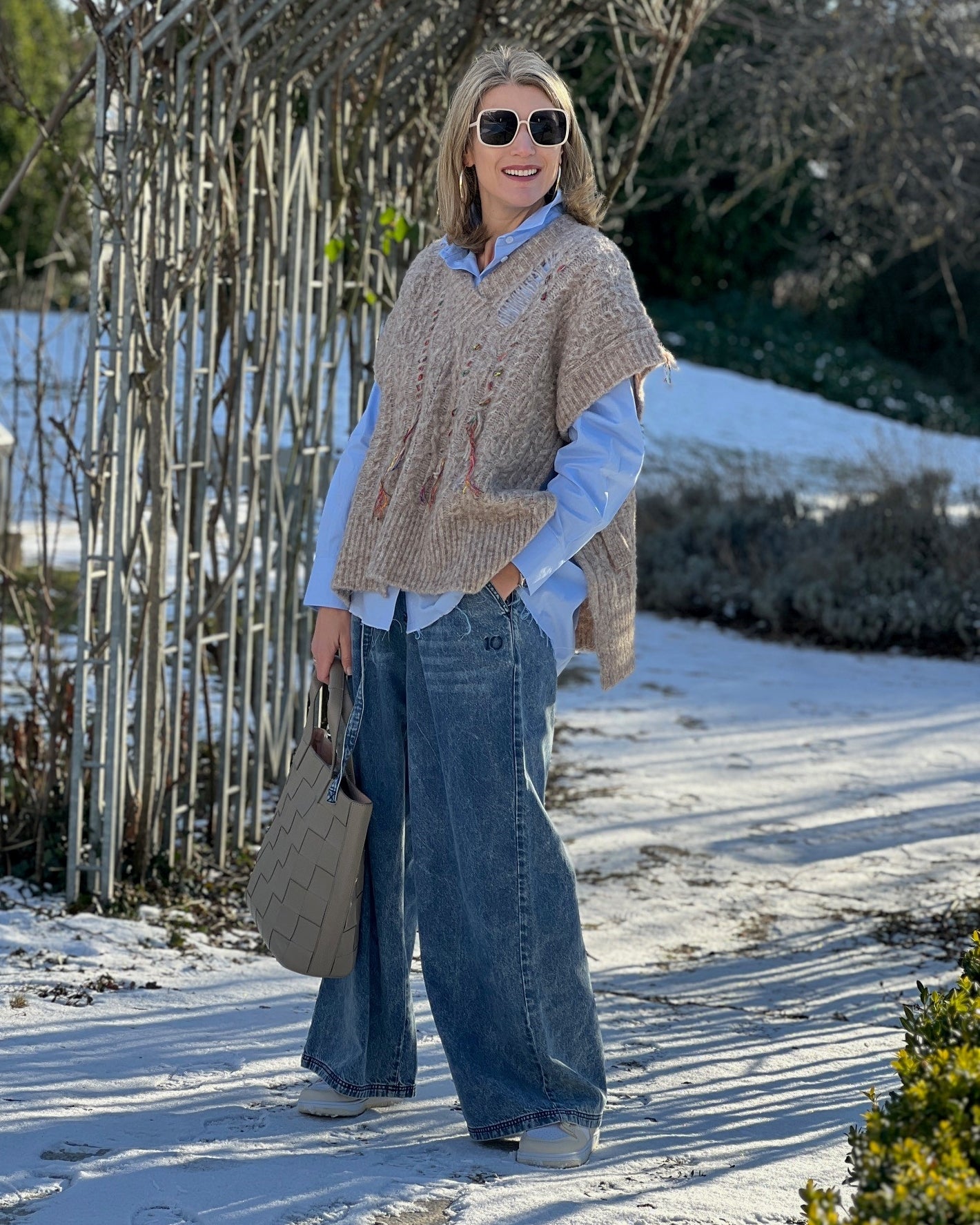 Poncho Pullunder mit durchgezogenen Bändern Sand