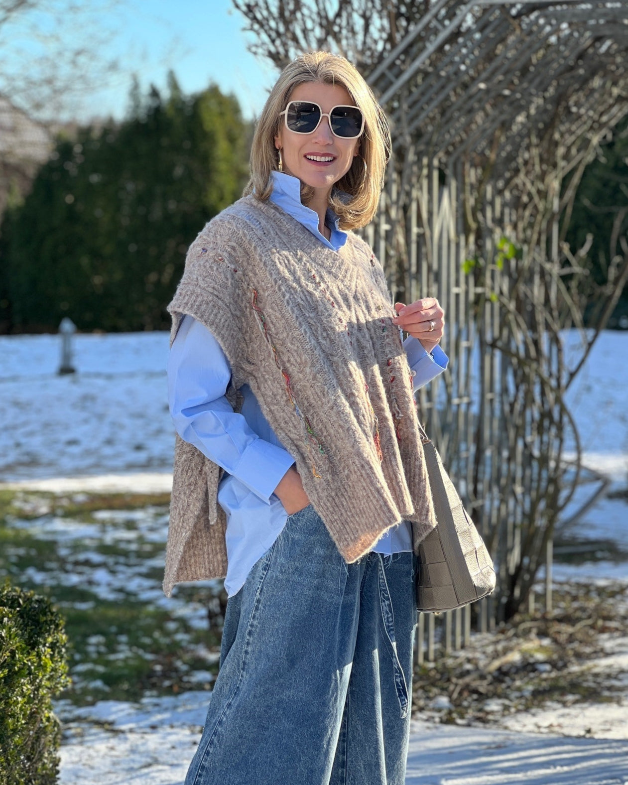 Poncho Pullunder mit durchgezogenen Bändern Sand