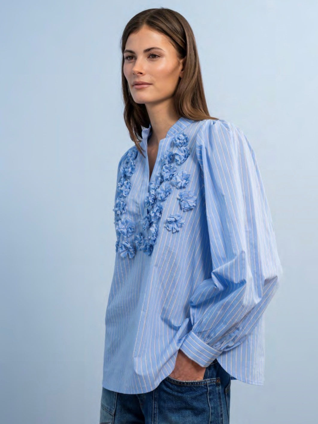 Streifen Tunika Bluse mit Blüten-Applikation in Denim-Blue