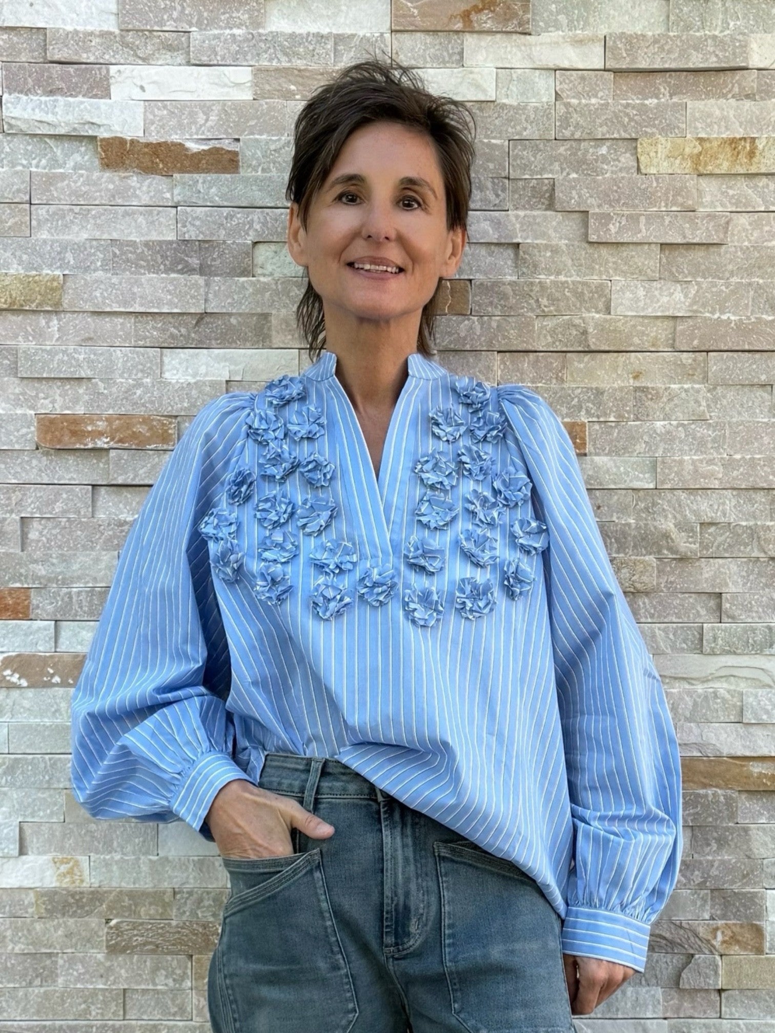Streifen Tunika Bluse mit Blüten-Applikation in Denim-Blue